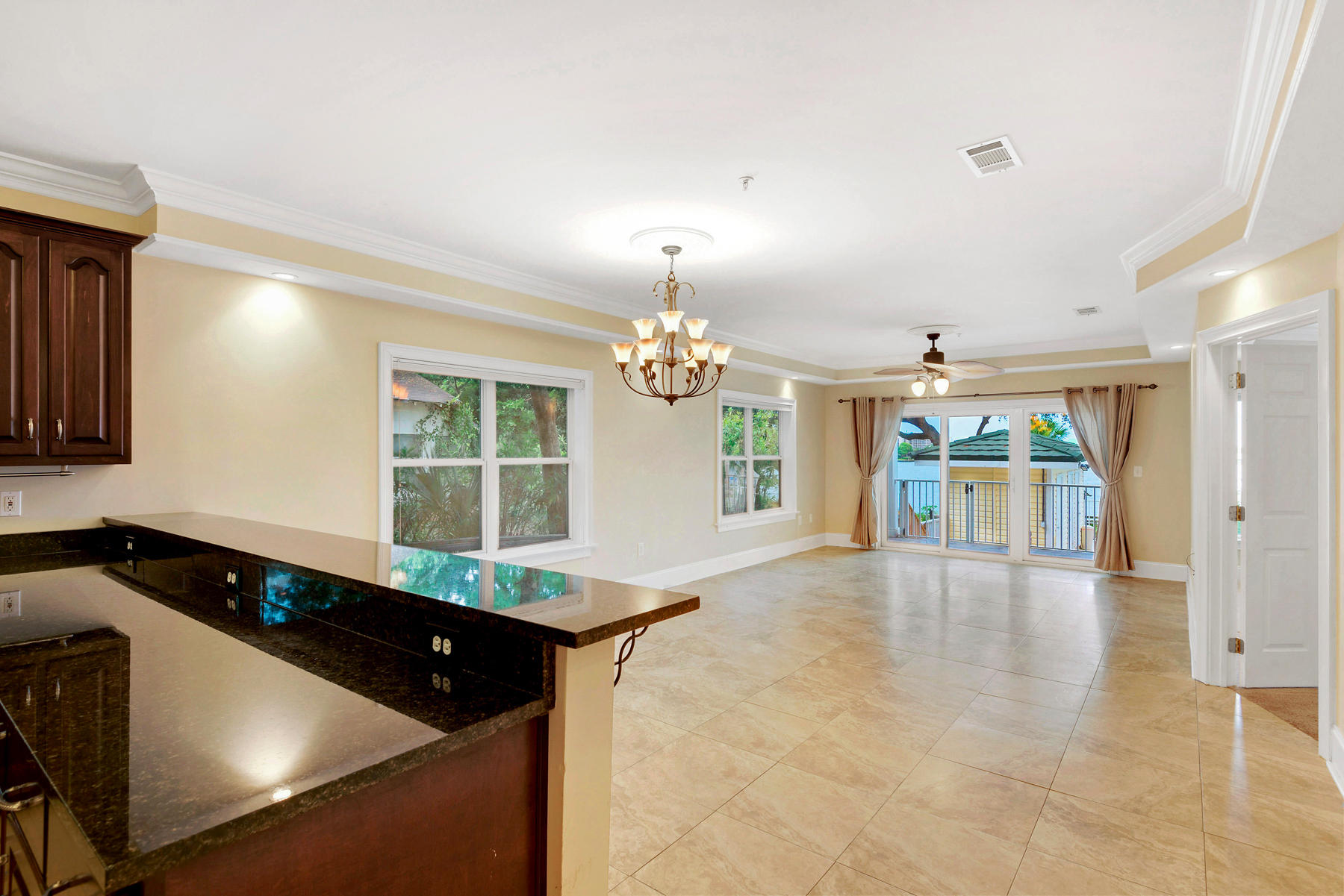 THE SOUND CONDOMINIUM - Residential