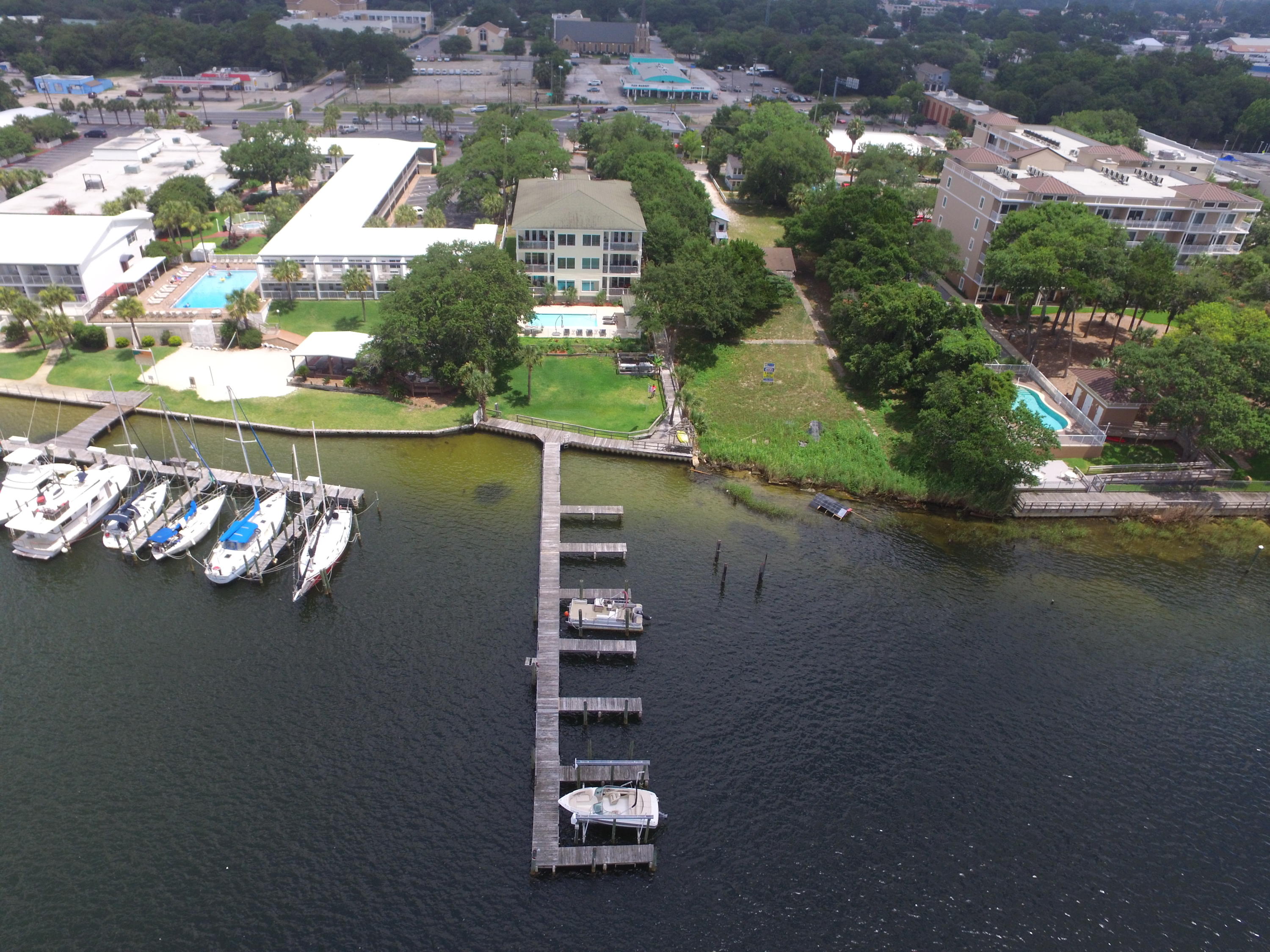 THE SOUND CONDOMINIUM - Residential