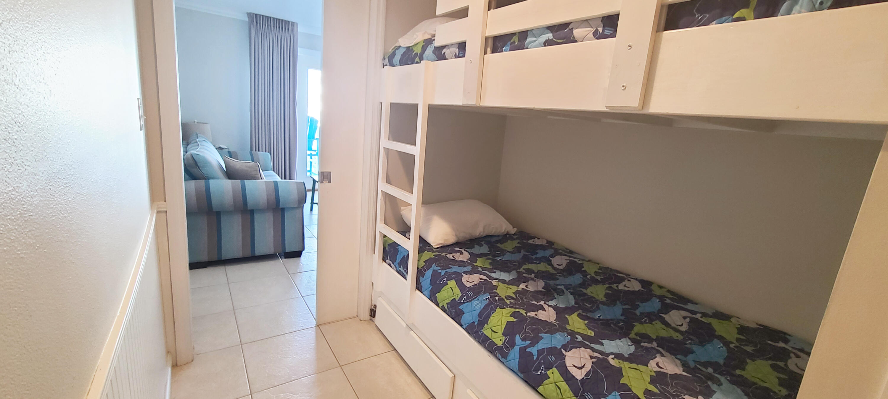 SUMMERSPELL CONDO - Residential