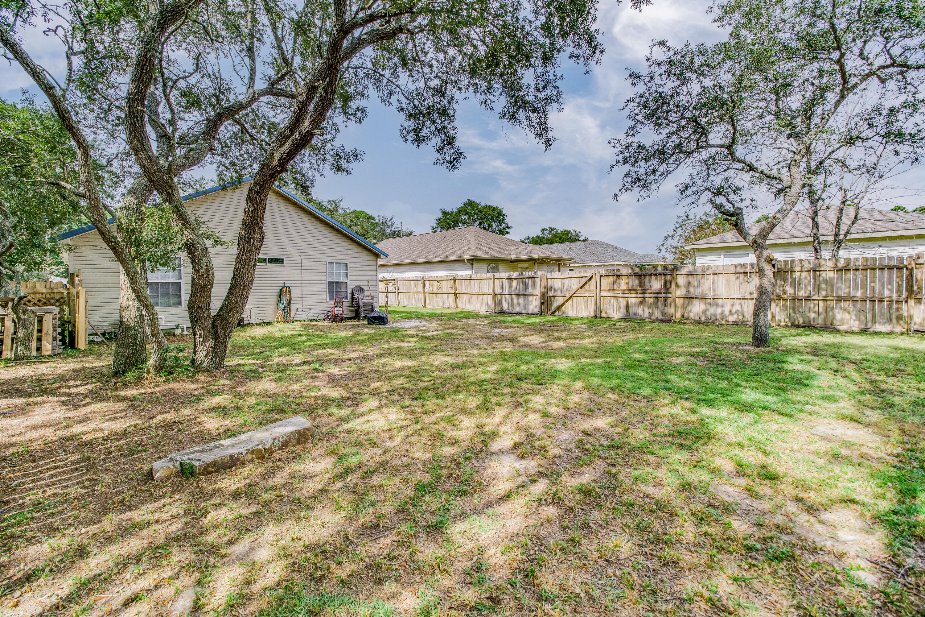 NAVARRE S/D 2ND ADDN - Residential