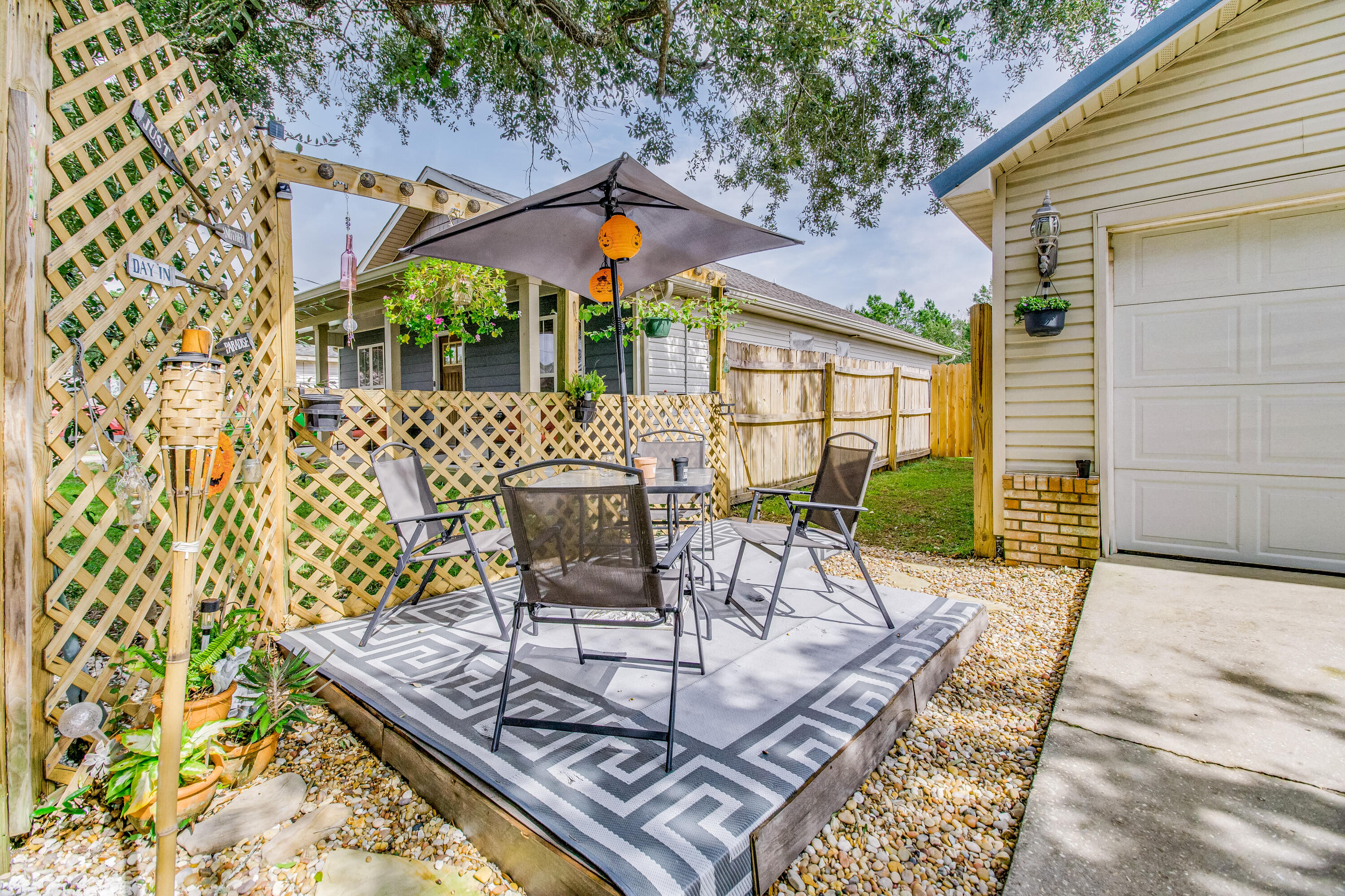 NAVARRE S/D 2ND ADDN - Residential