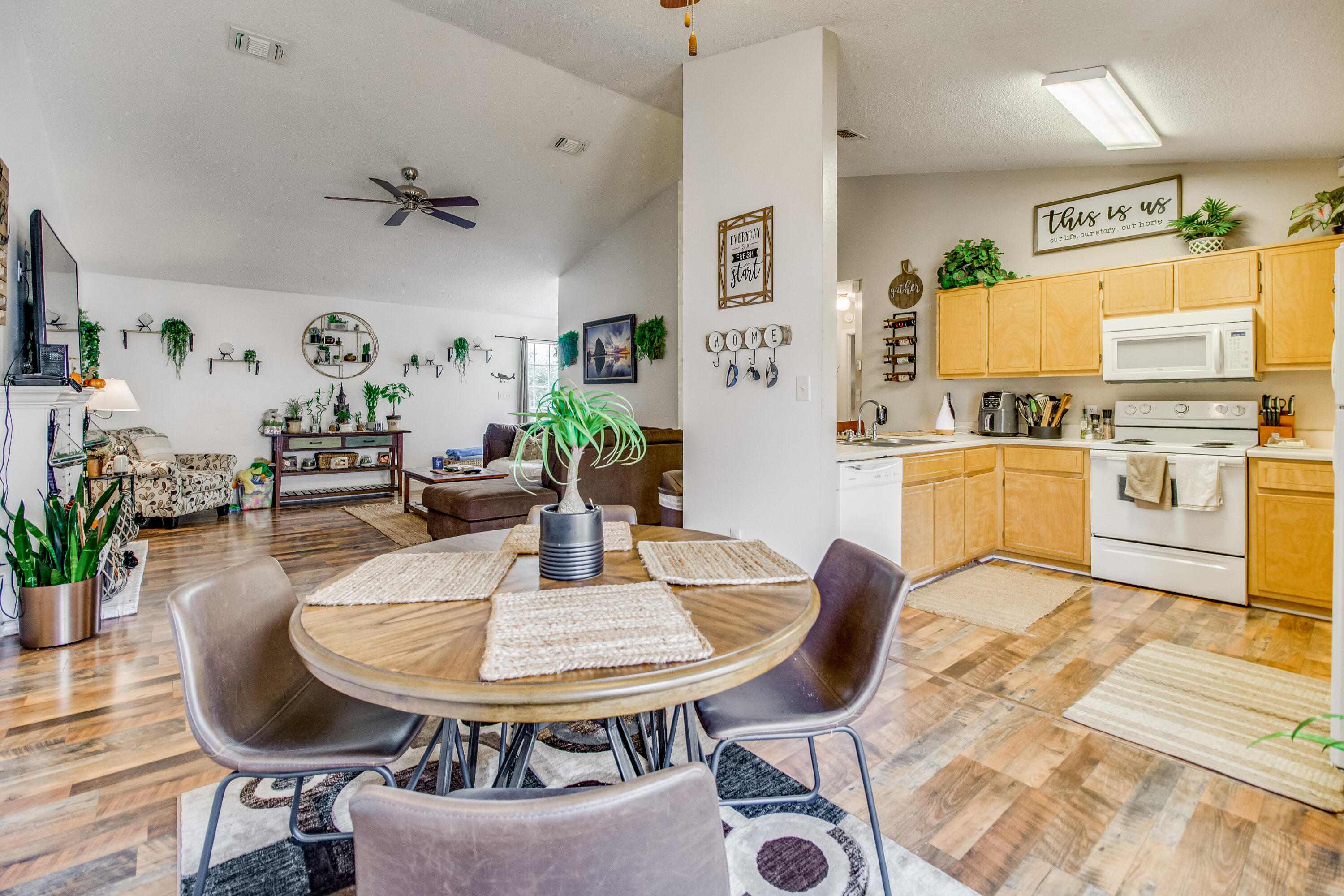 NAVARRE S/D 2ND ADDN - Residential