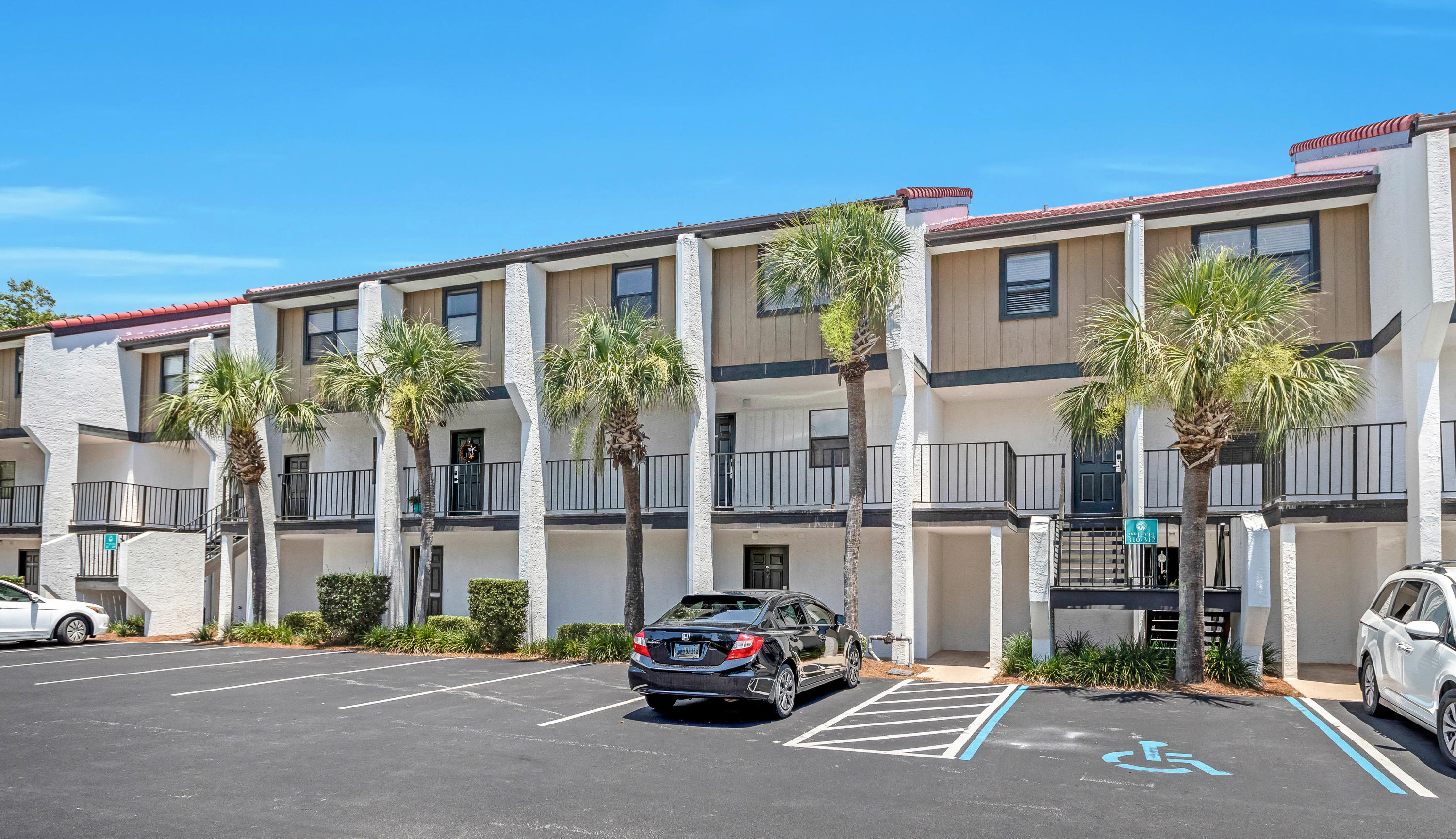 Edgewater Golf Villas I - Residential