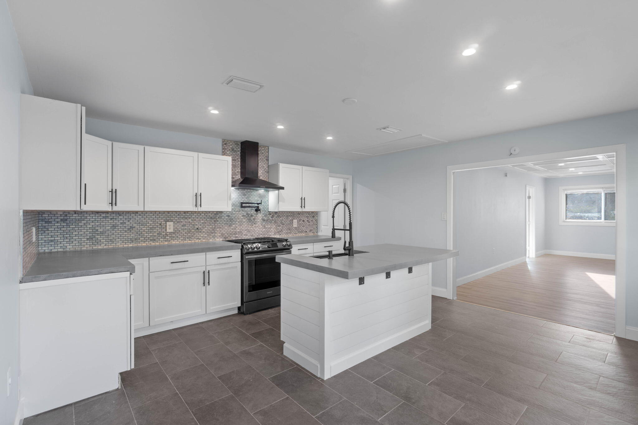 EGLIN HIGHWAY - Residential Lease