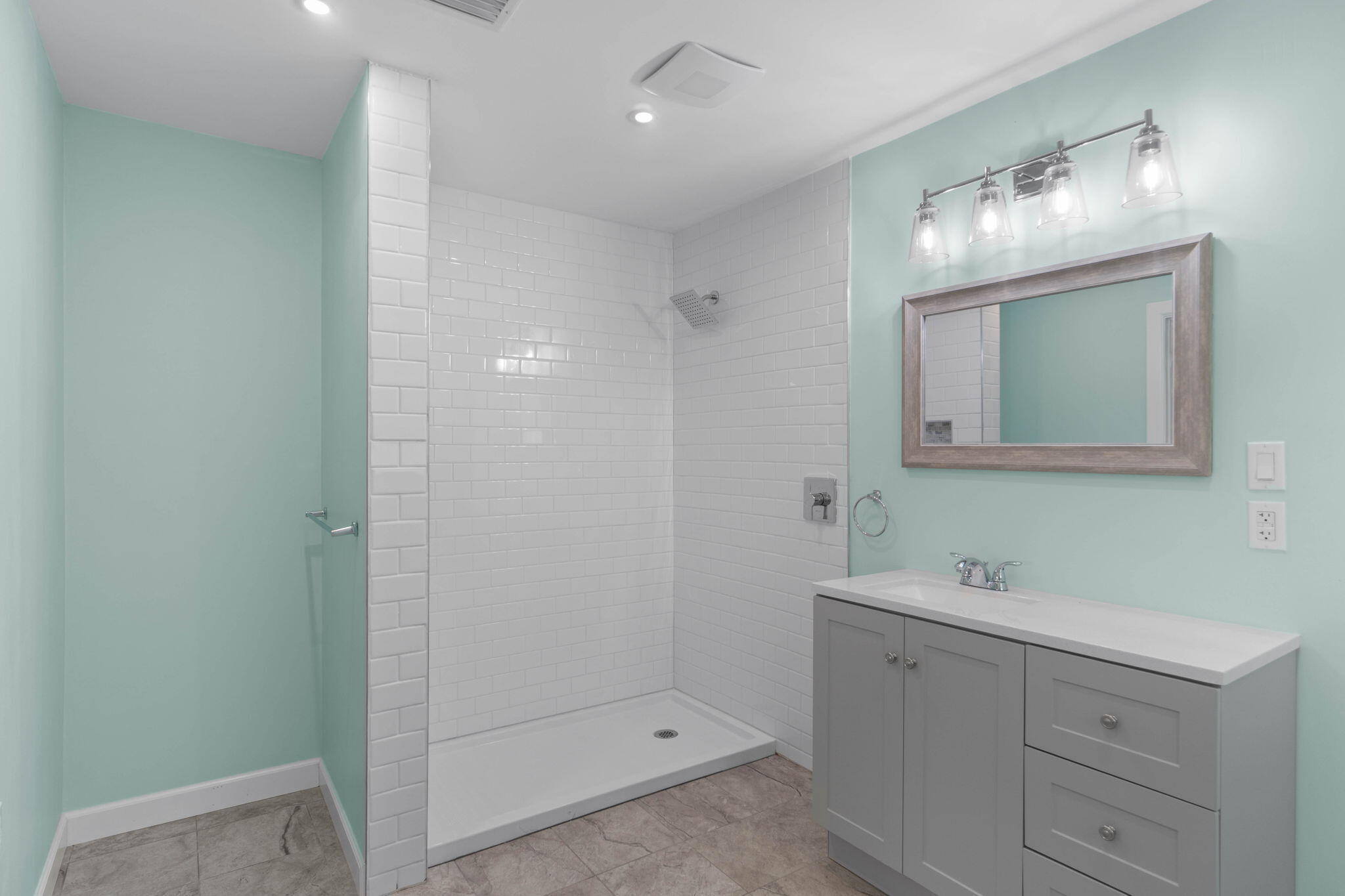 EGLIN HIGHWAY - Residential Lease