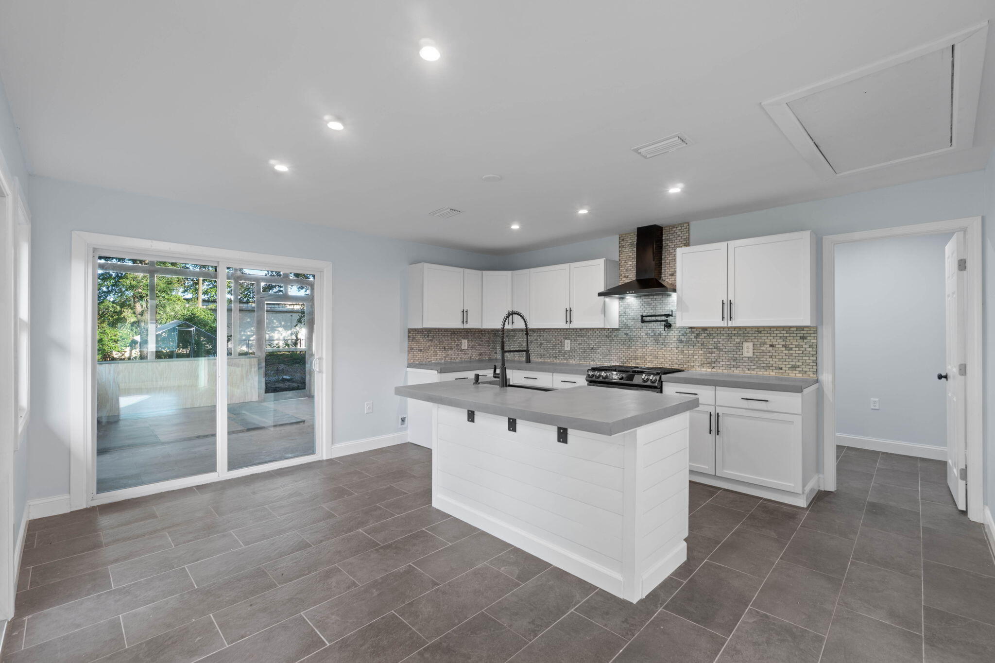 EGLIN HIGHWAY - Residential Lease