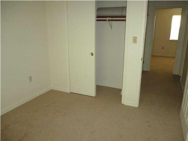 PINE SHADOWS T/H 1ST ADDN - Residential Lease