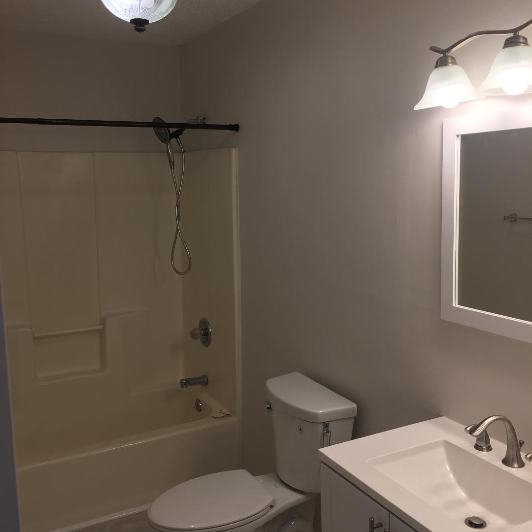 PINE SHADOWS T/H 1ST ADDN - Residential Lease