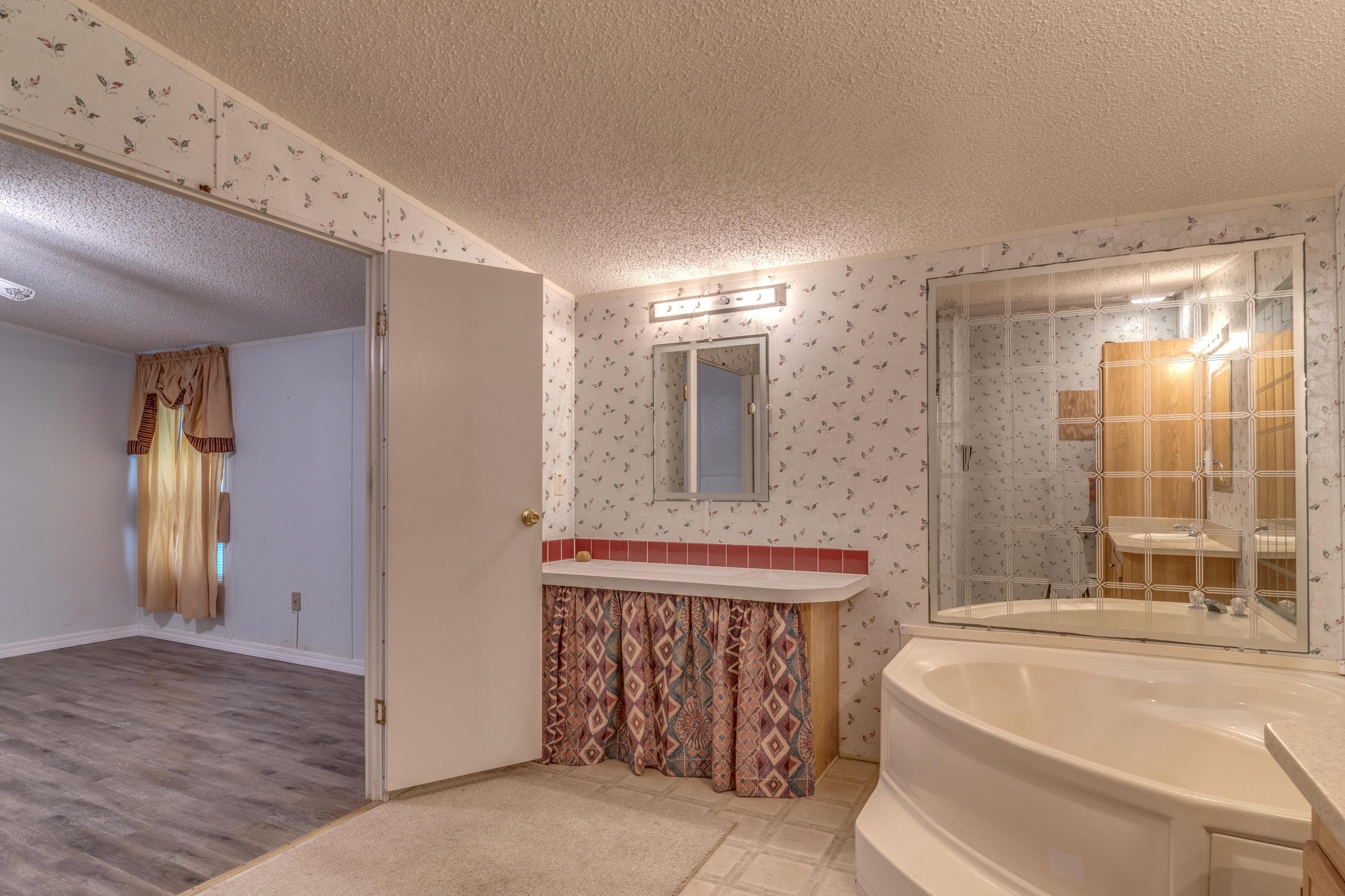 METES & BOUNDS - Residential Lease