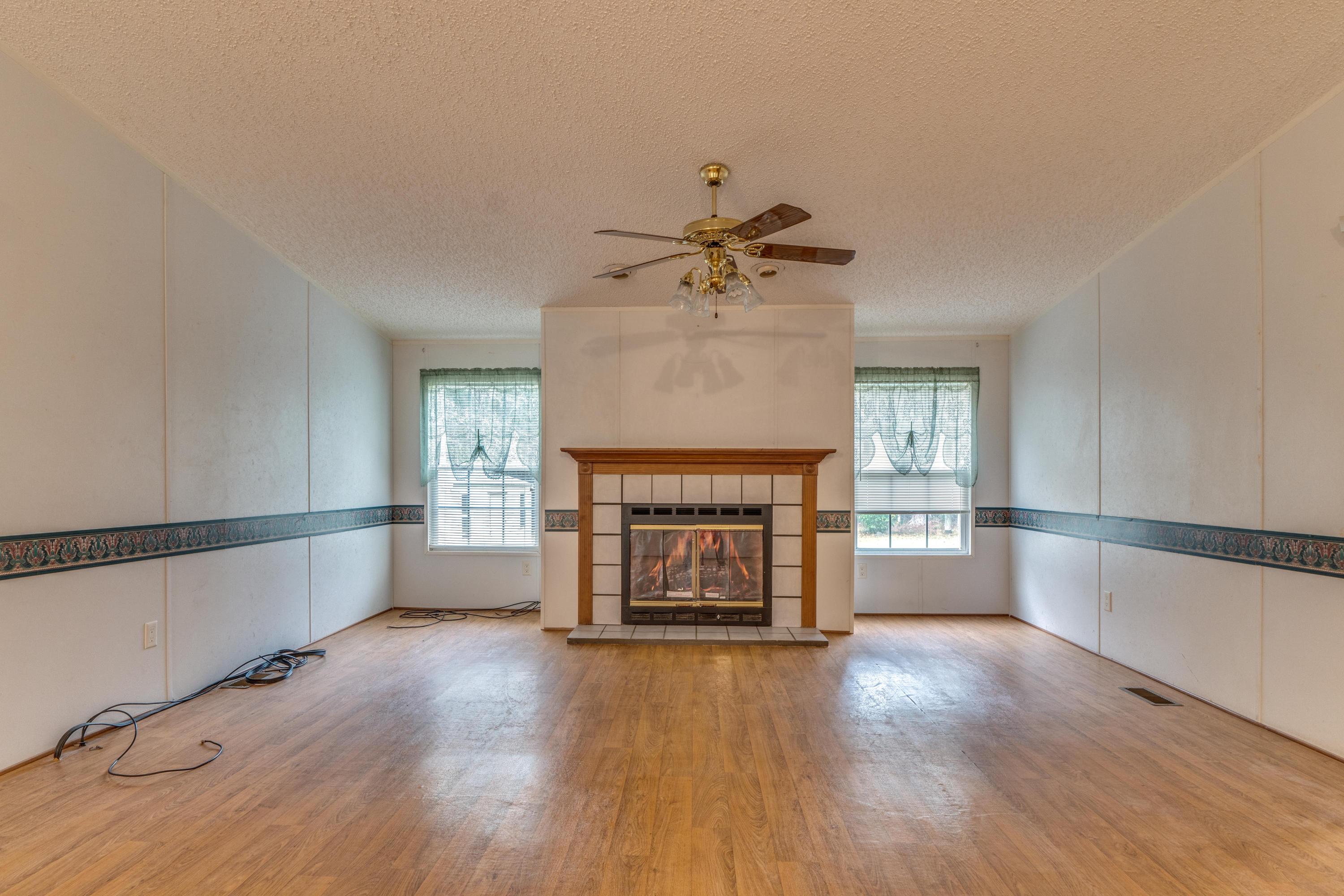 METES & BOUNDS - Residential Lease