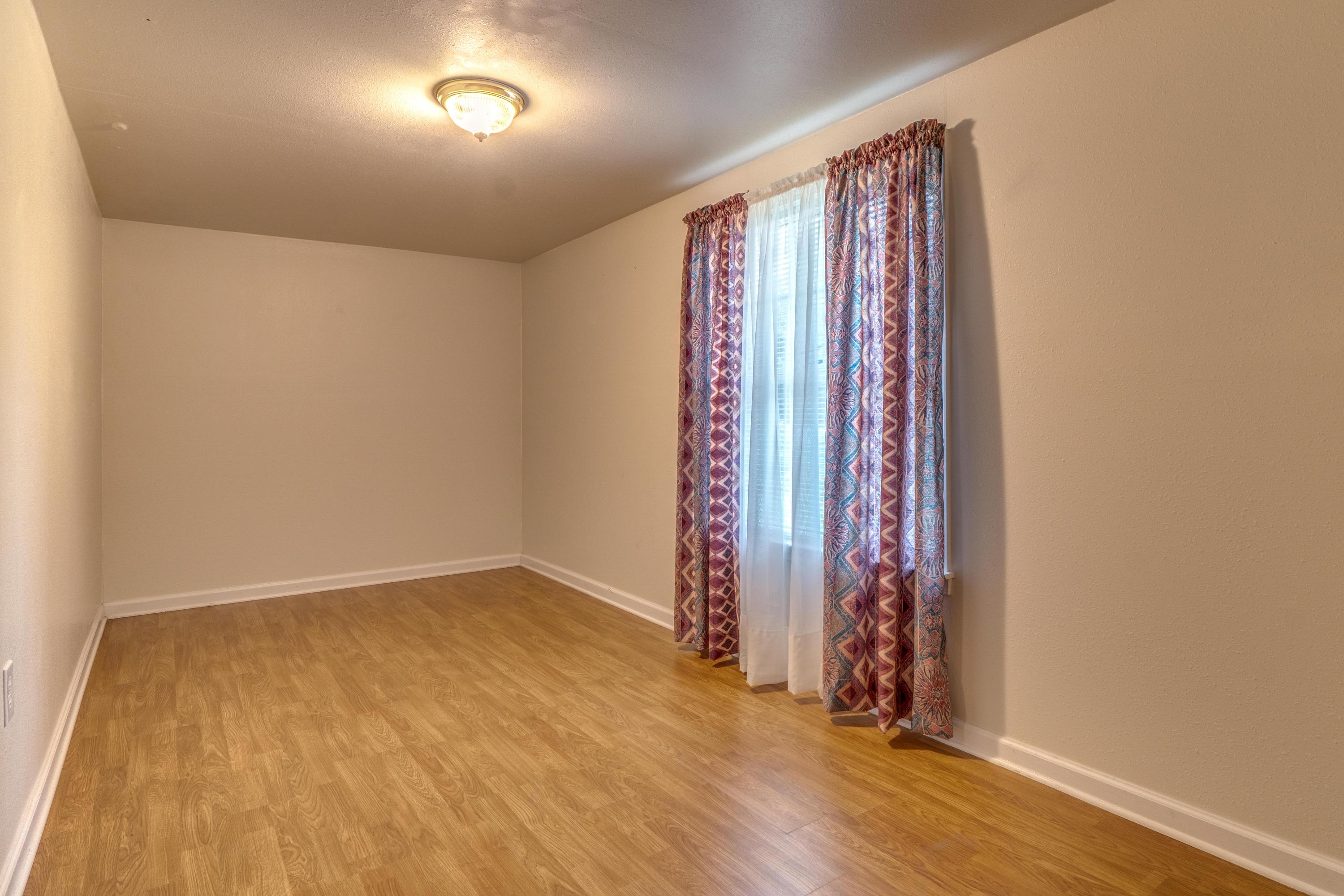 METES & BOUNDS - Residential Lease