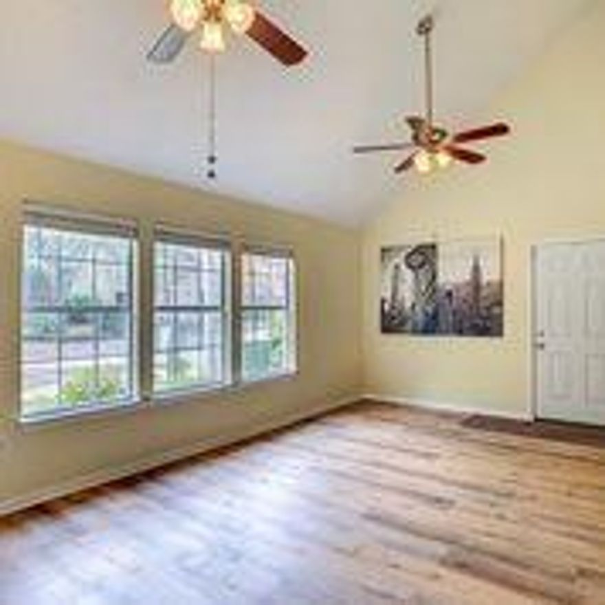 Great end unit townhome in the heart of FWB that is move-in ready. Close access to bases, shopping and schools. Roof replaced in September 2018. Recent upgrades include stainless steel appliances in kitchen and fixtures throughout the house. You'll enjoy the privacy of your own fenced-in backyard!  Storage shed in the backyard conveys.