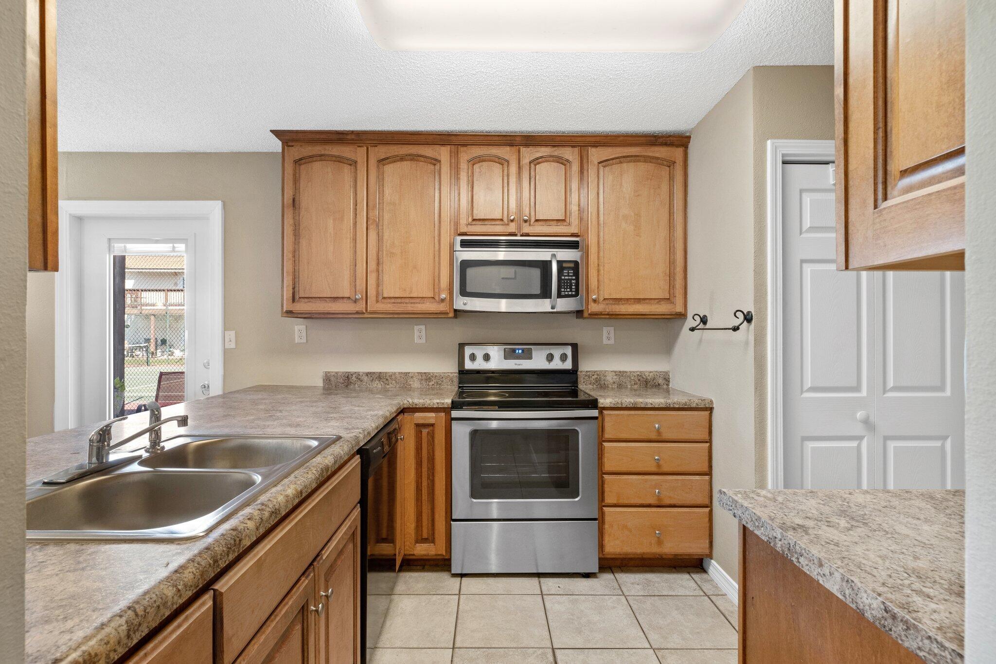 BEACHVIEW CONDOMINIUM - Residential