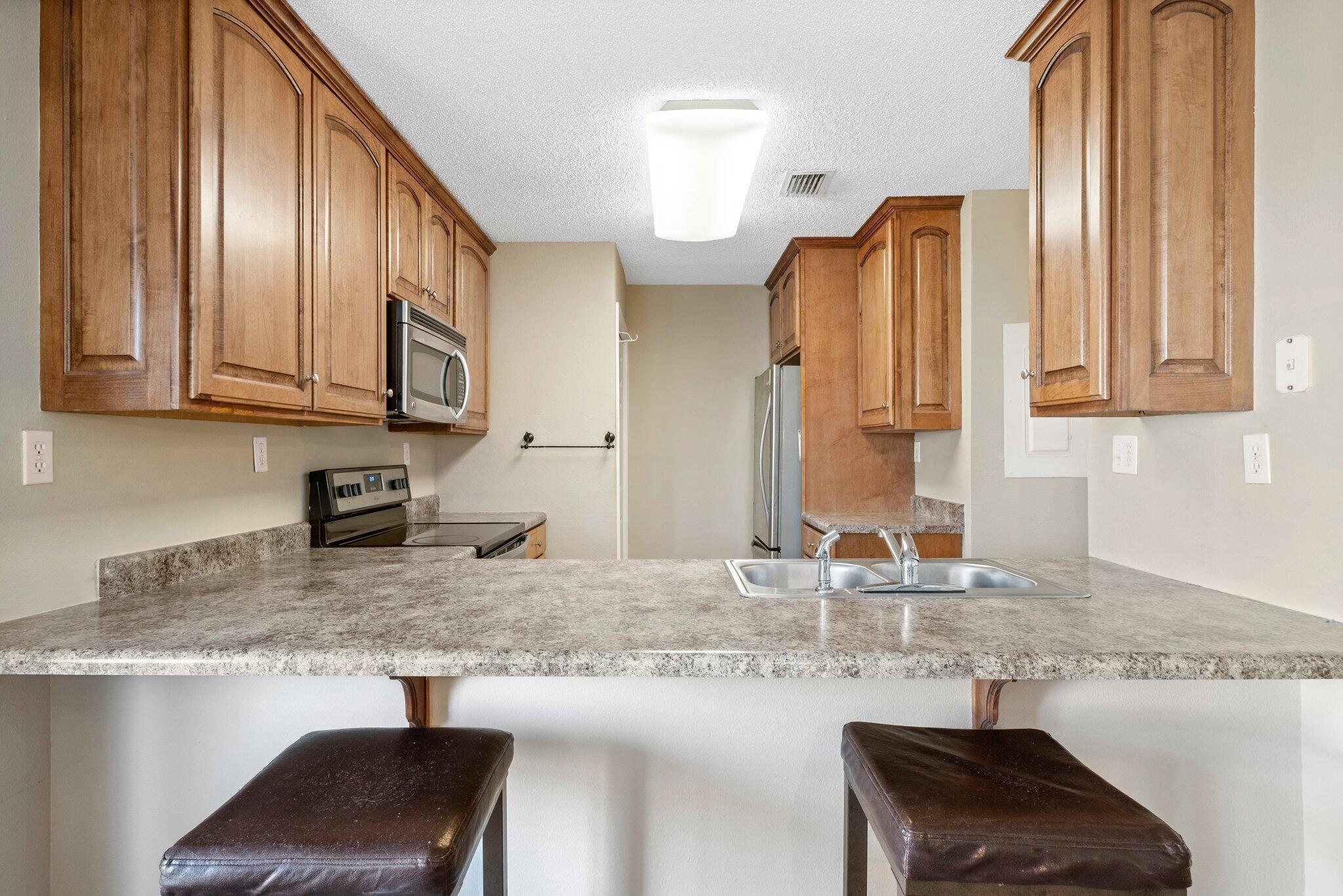 BEACHVIEW CONDOMINIUM - Residential