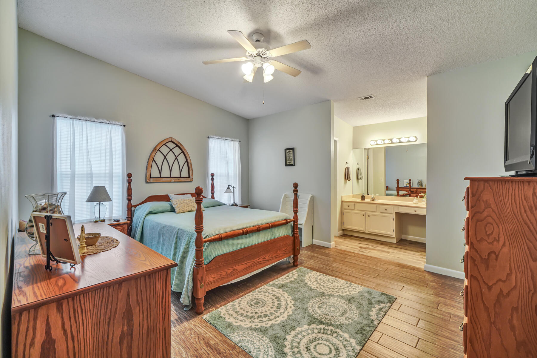 VALPARAISO PINECREST 6 - Residential