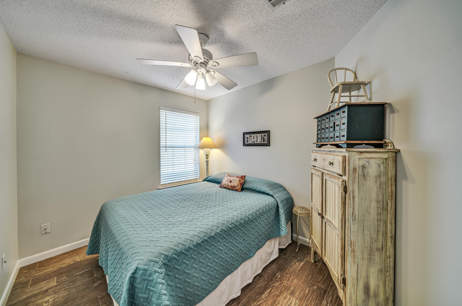 VALPARAISO PINECREST 6 - Residential