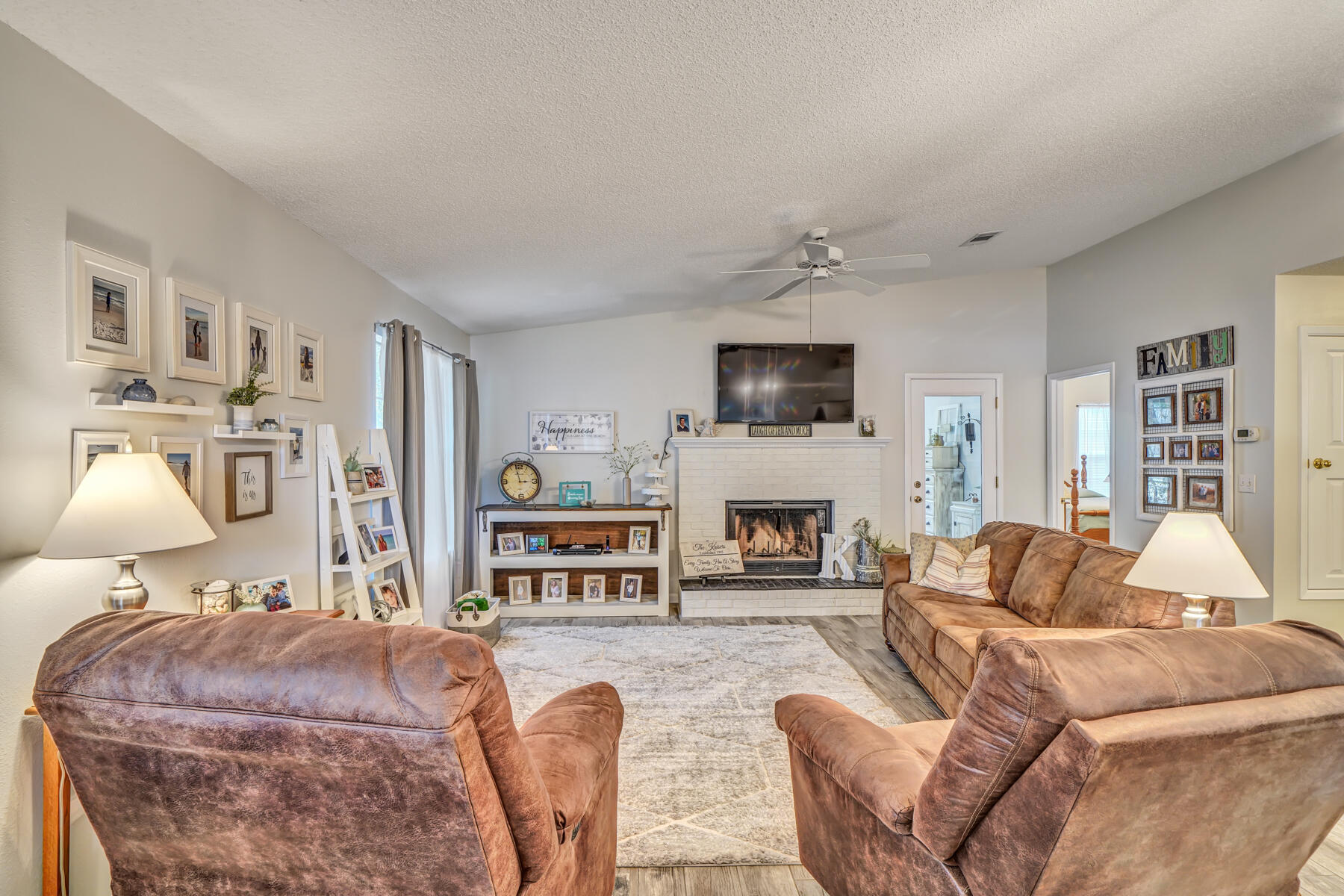 VALPARAISO PINECREST 6 - Residential