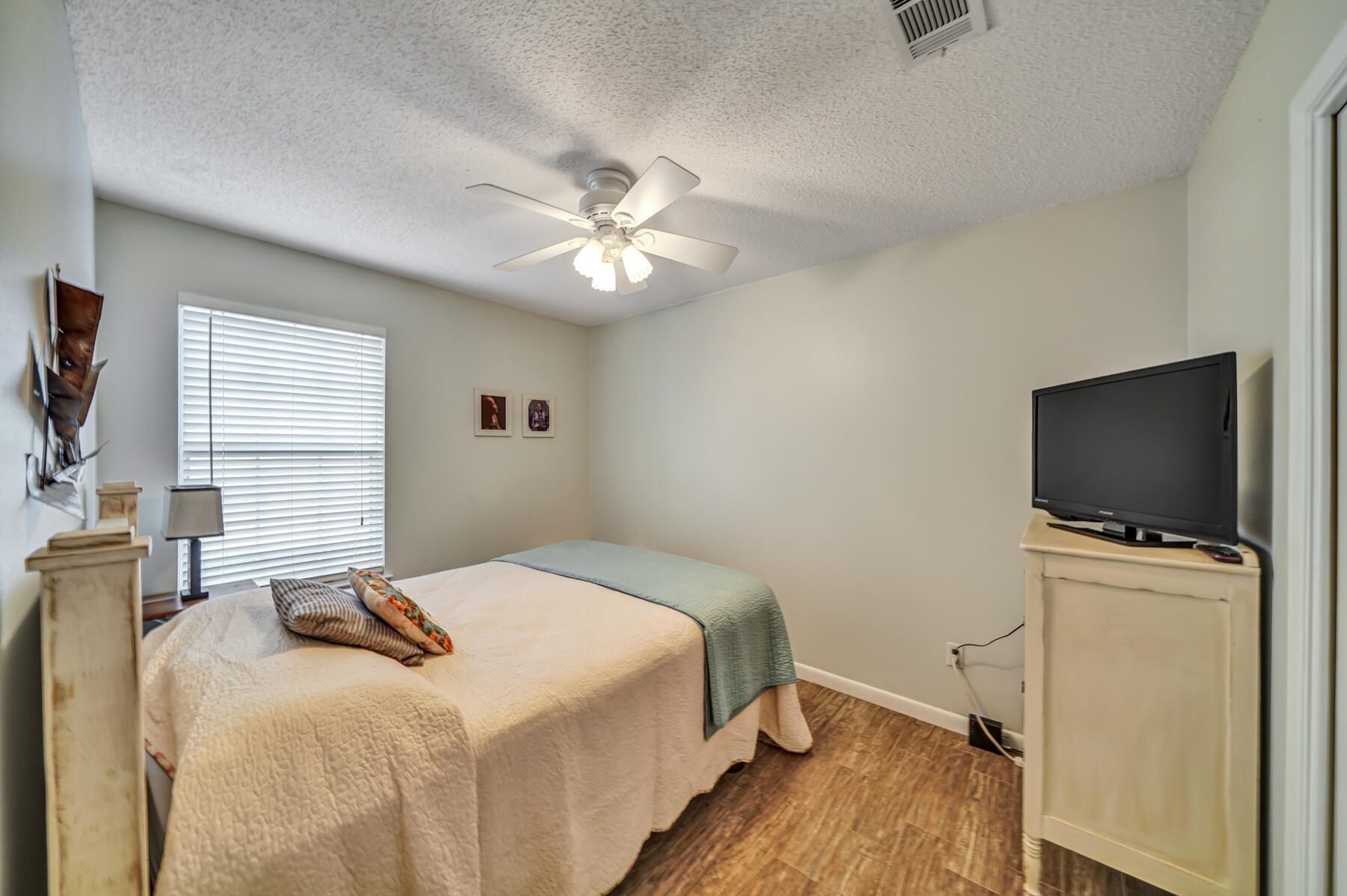 VALPARAISO PINECREST 6 - Residential