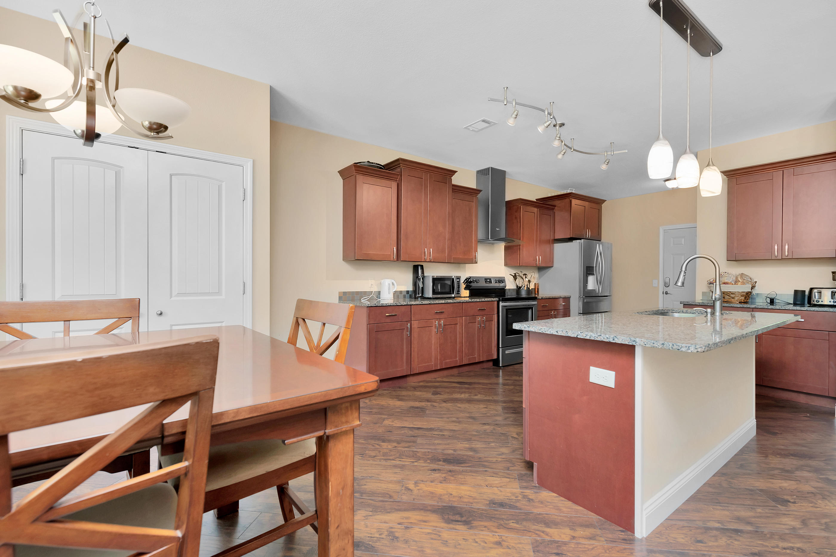 FOXWOOD ESTATES 1 - Residential