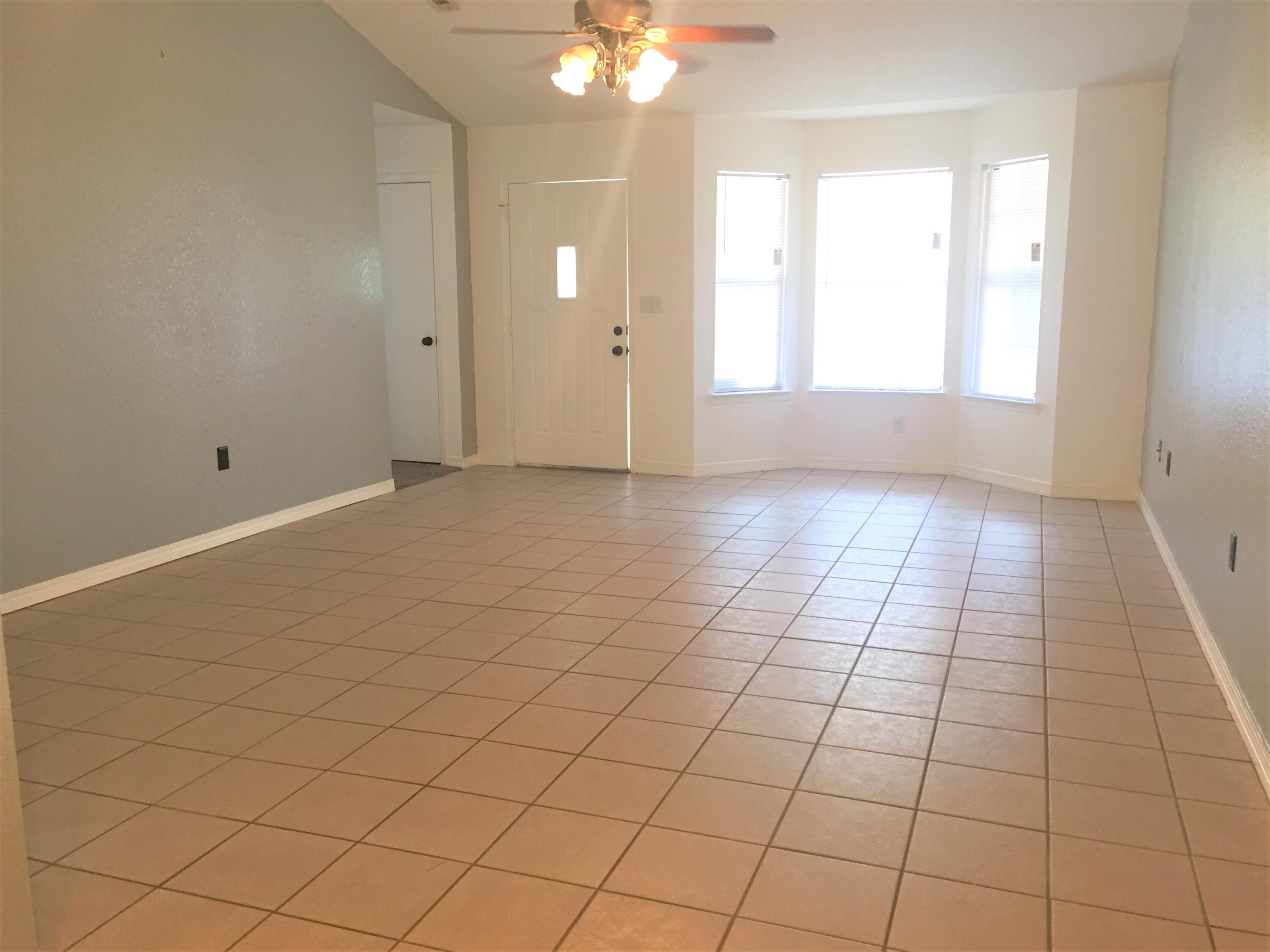 COUNTRYVIEW ESTATES 1ST ADDN - Residential Lease