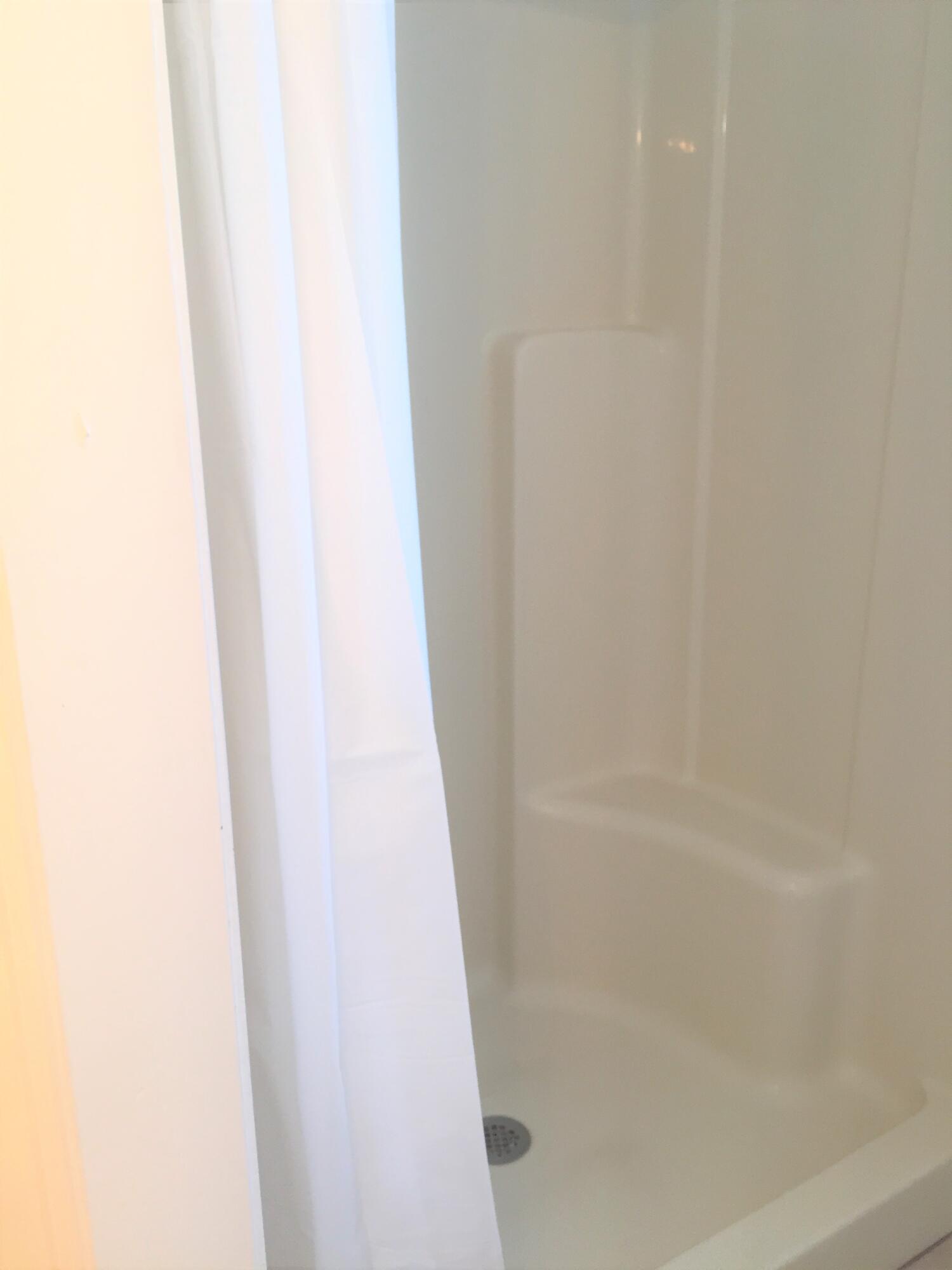 COUNTRYVIEW ESTATES 1ST ADDN - Residential Lease