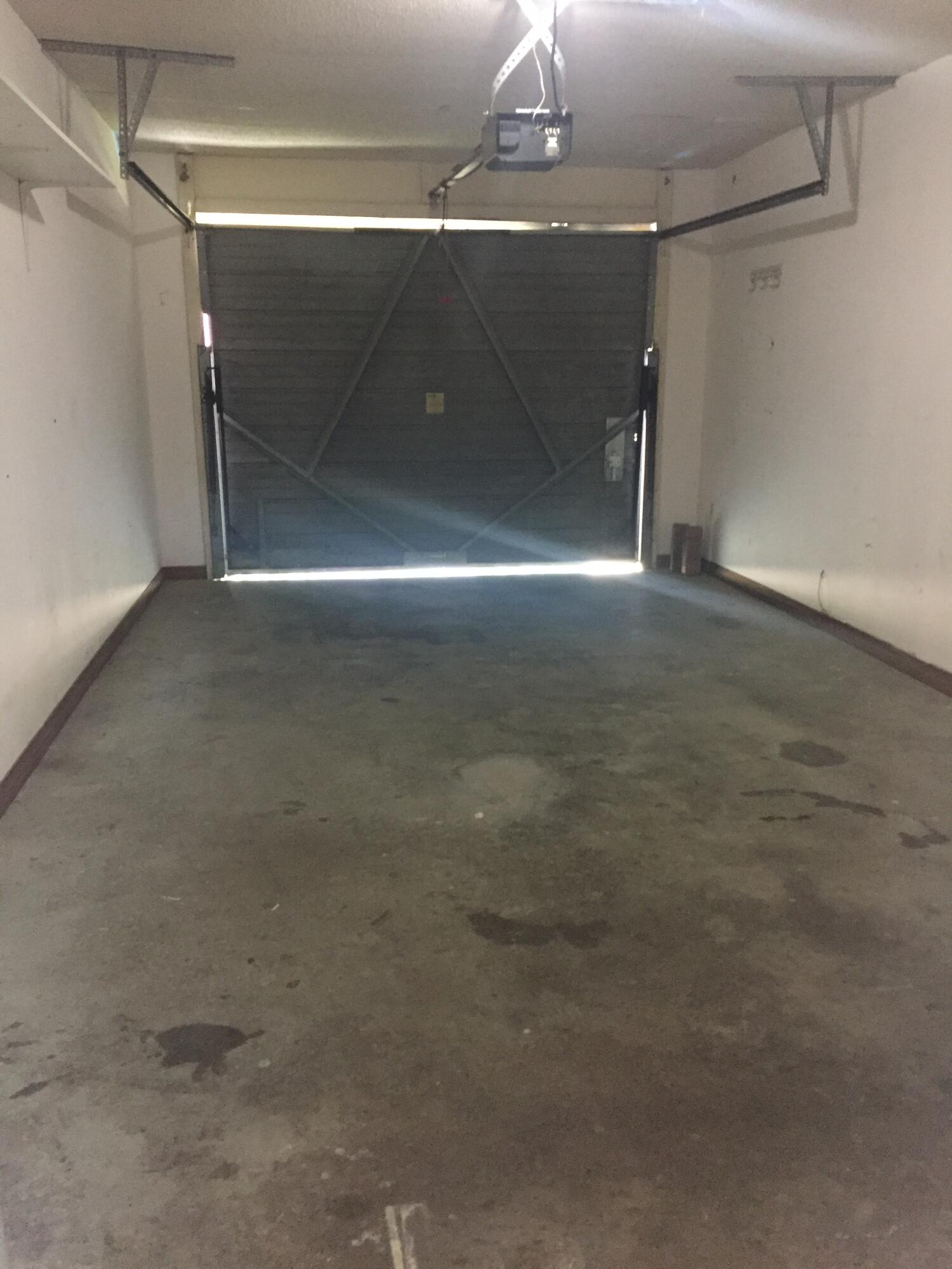 COUNTRYVIEW ESTATES 1ST ADDN - Residential Lease