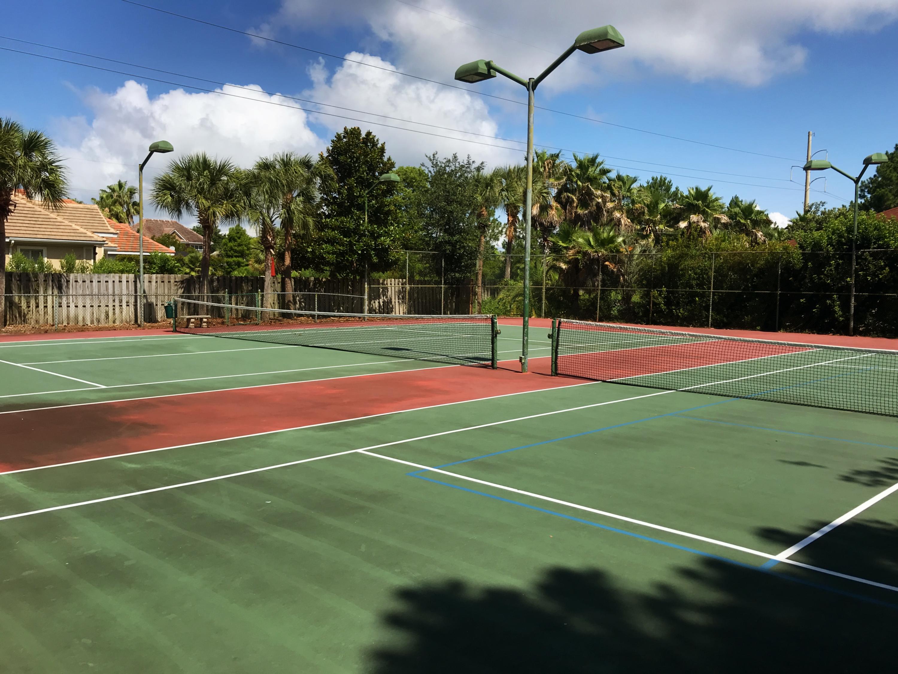 EMERALD LAKES PH 1 - Residential