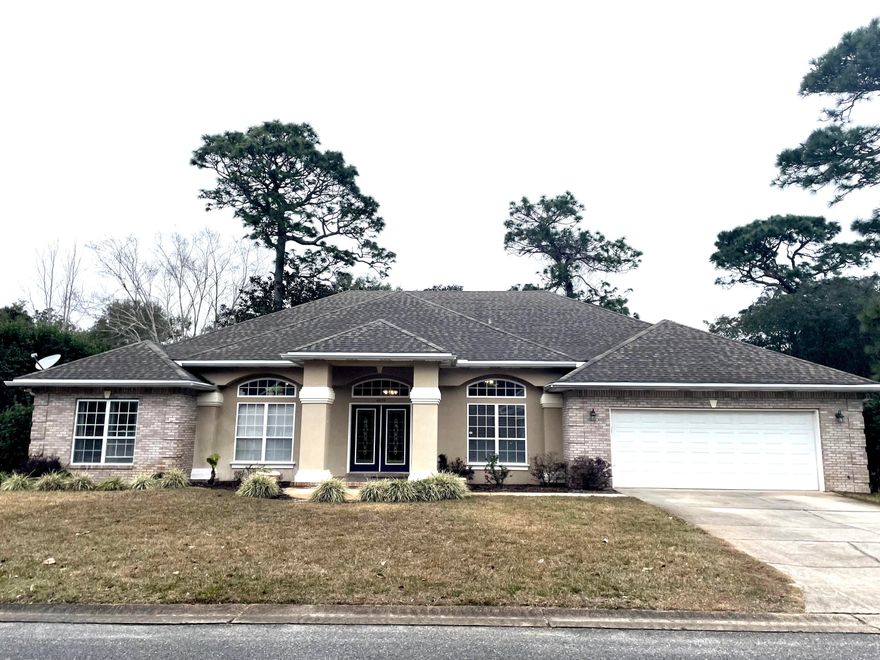 Beautiful 5 bedroom, 3 full bath home with a heated, saltwater pool in the gated Bluewater Bay community of Magnolia Plantation. Home has an inviting open floor plan with split bedrooms and sits on a large oversized lot. Home has beautiful newly installed LPV flooring and granite countertops in the kitchen. You will love the eat in kitchen, formal dining room and large Florida Room. Enjoy the master suite fireplace, large remodeled walk in shower, garden tub and a huge walk in closet.