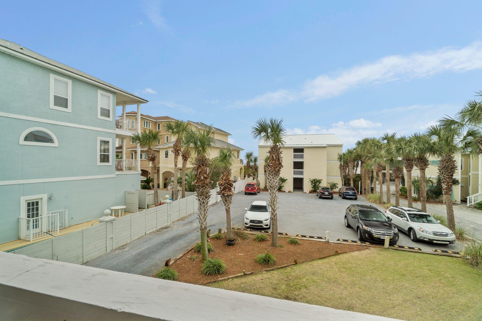 BEACONS CONDO THE - Residential