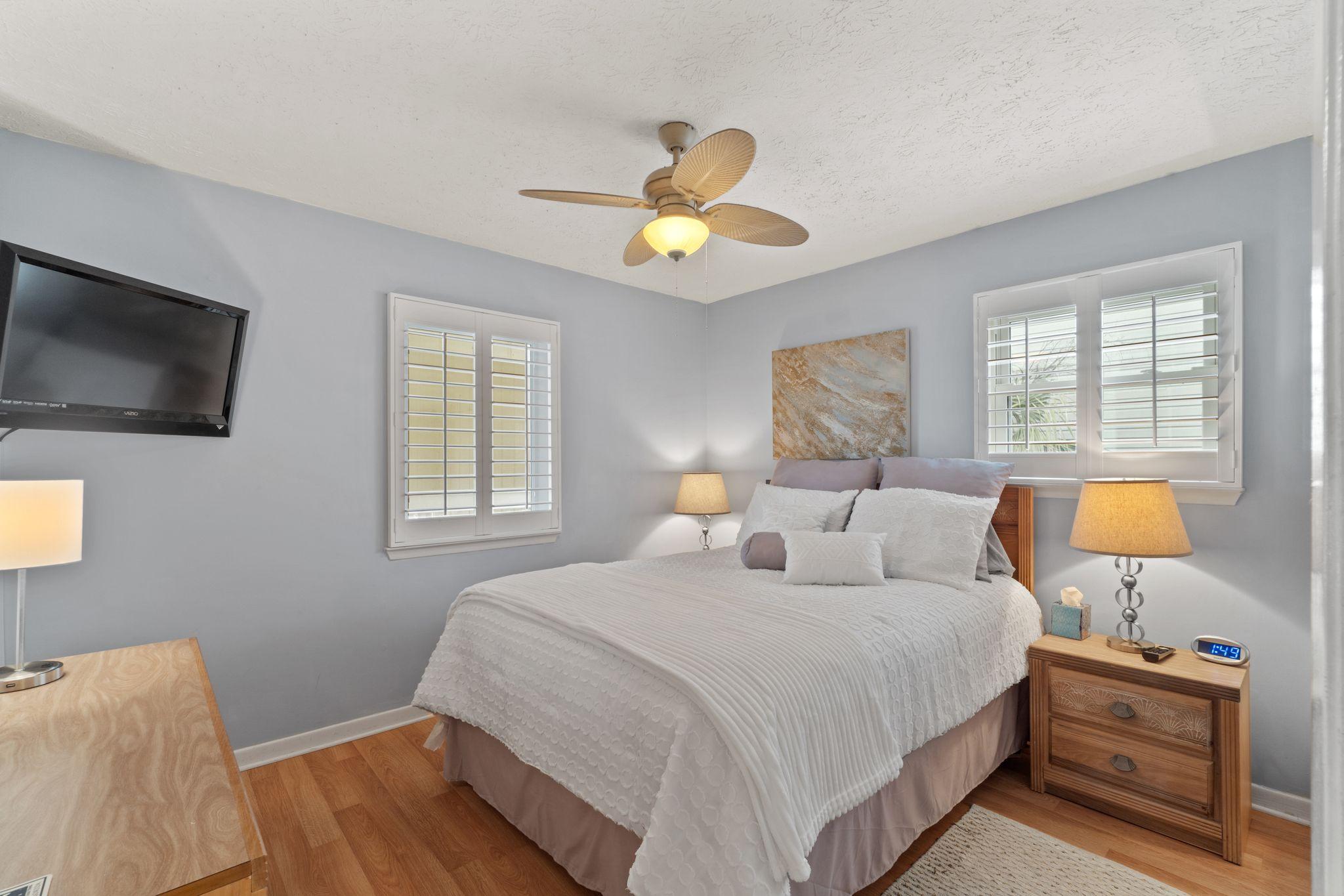 BEACONS CONDO THE - Residential