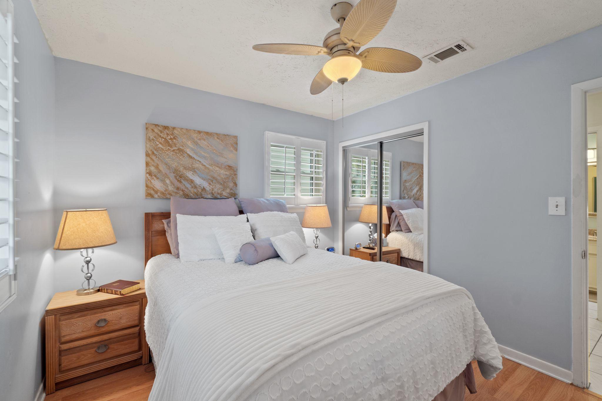 BEACONS CONDO THE - Residential