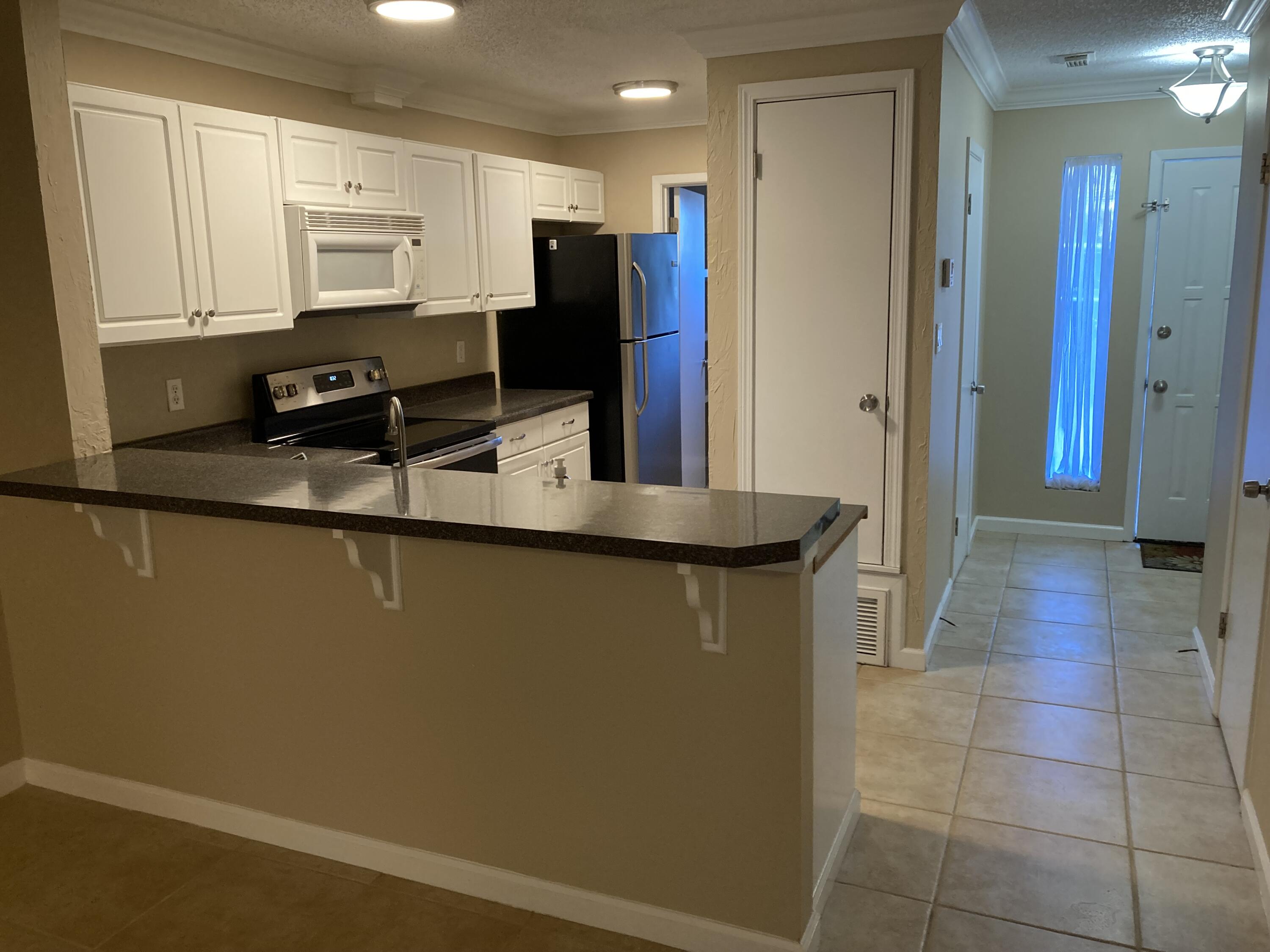 MONTAGE MANOR - Residential