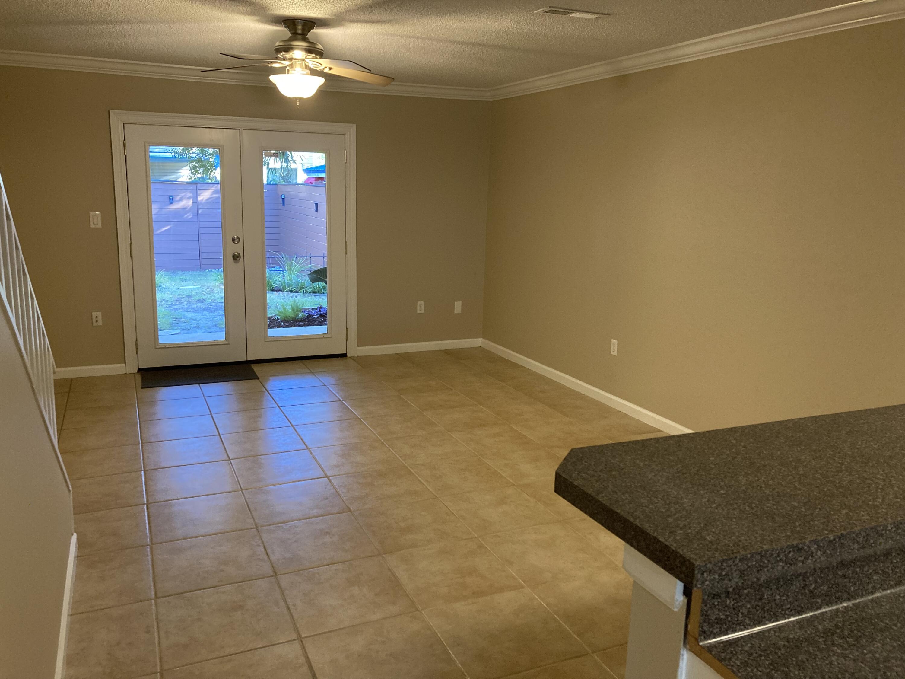 MONTAGE MANOR - Residential