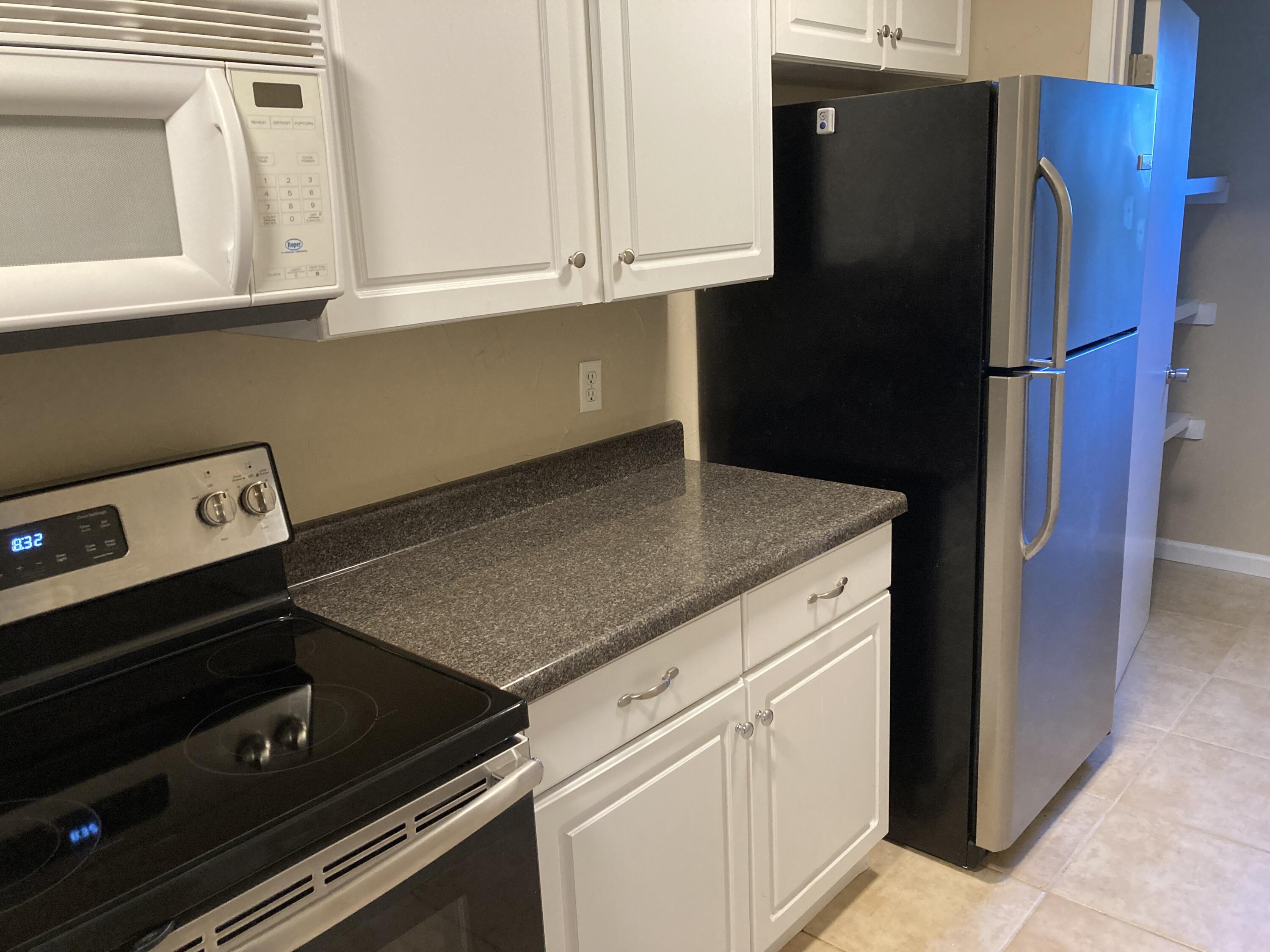 MONTAGE MANOR - Residential