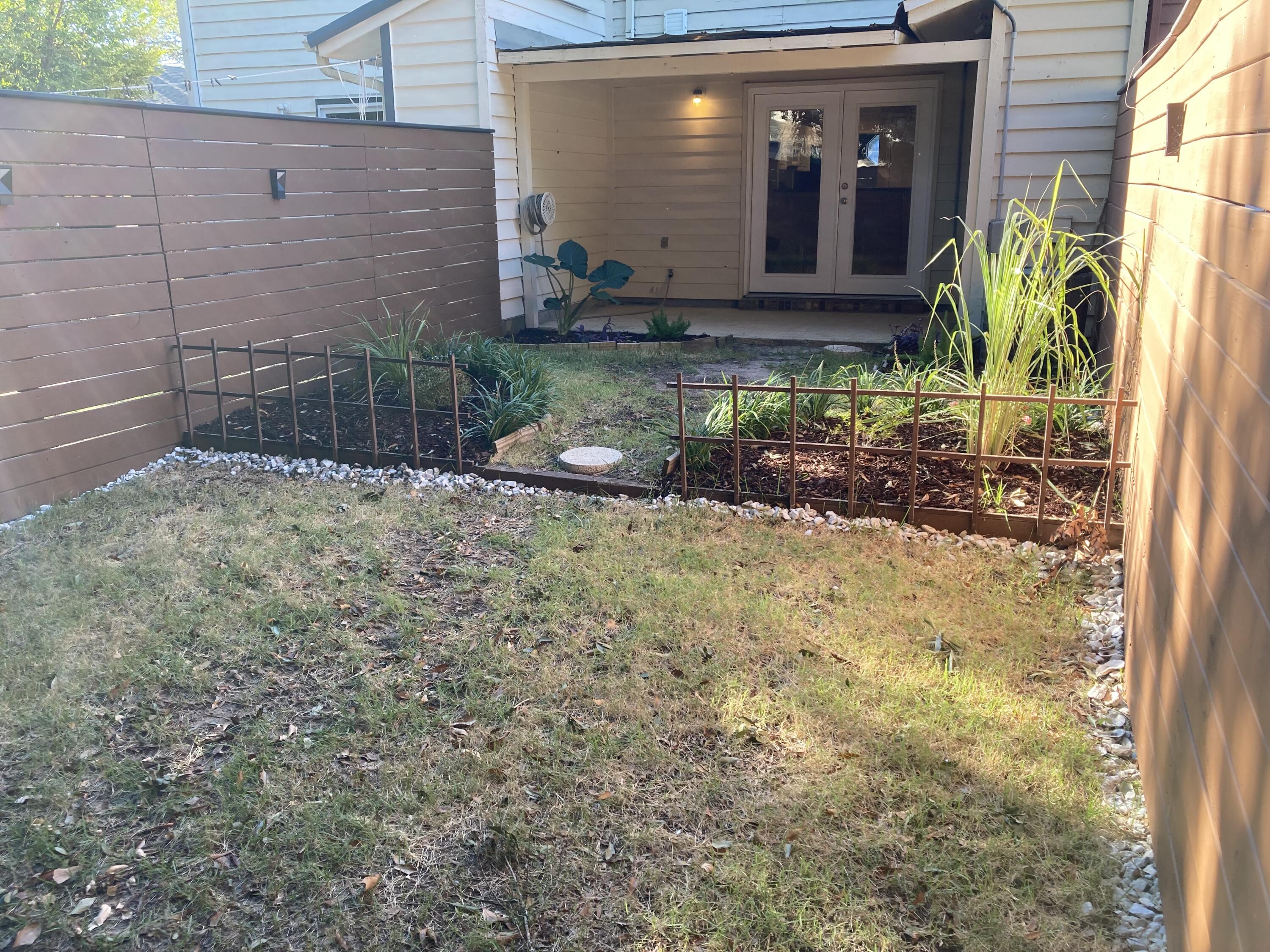 MONTAGE MANOR - Residential