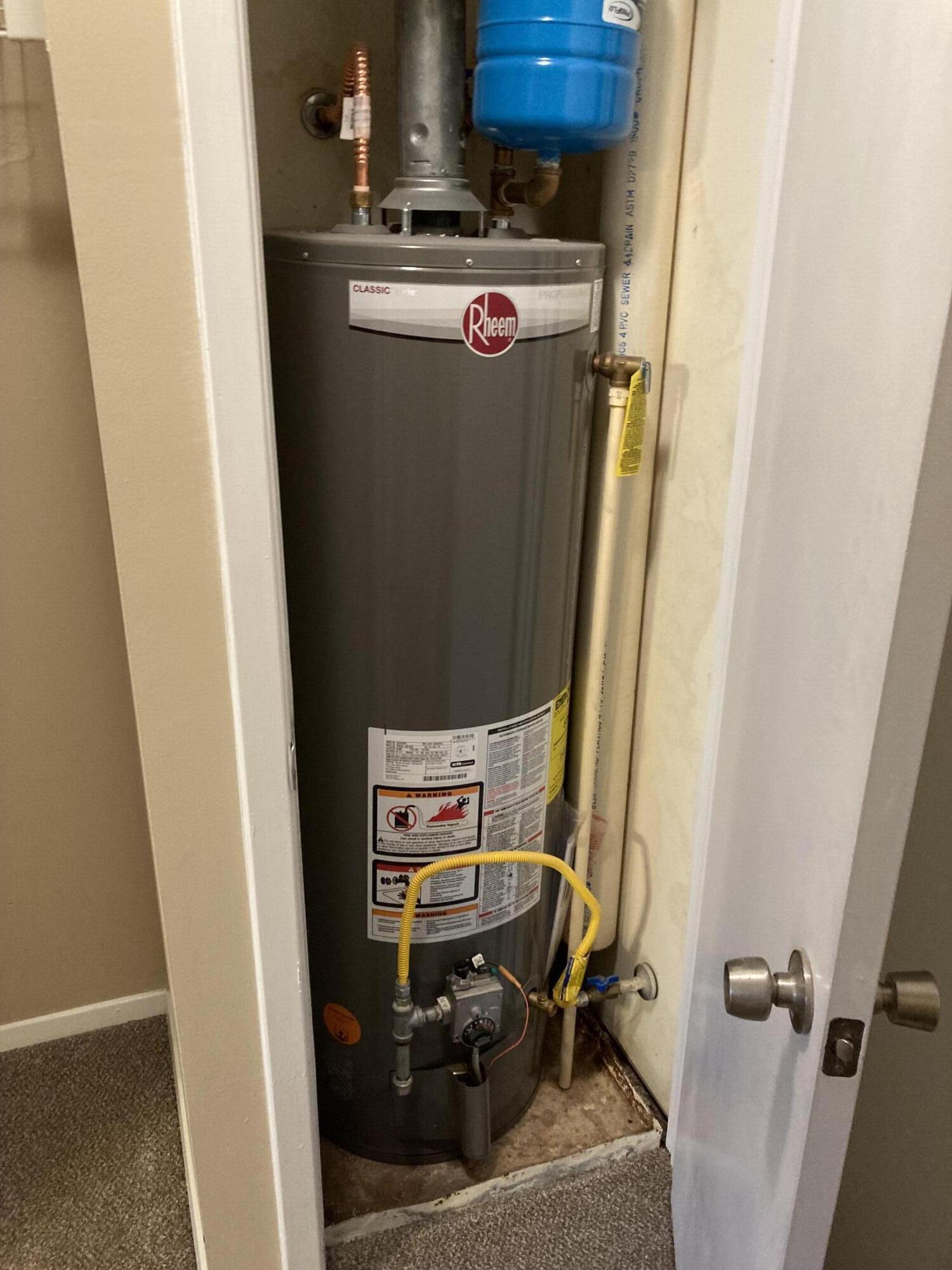 MONTAGE MANOR - Residential