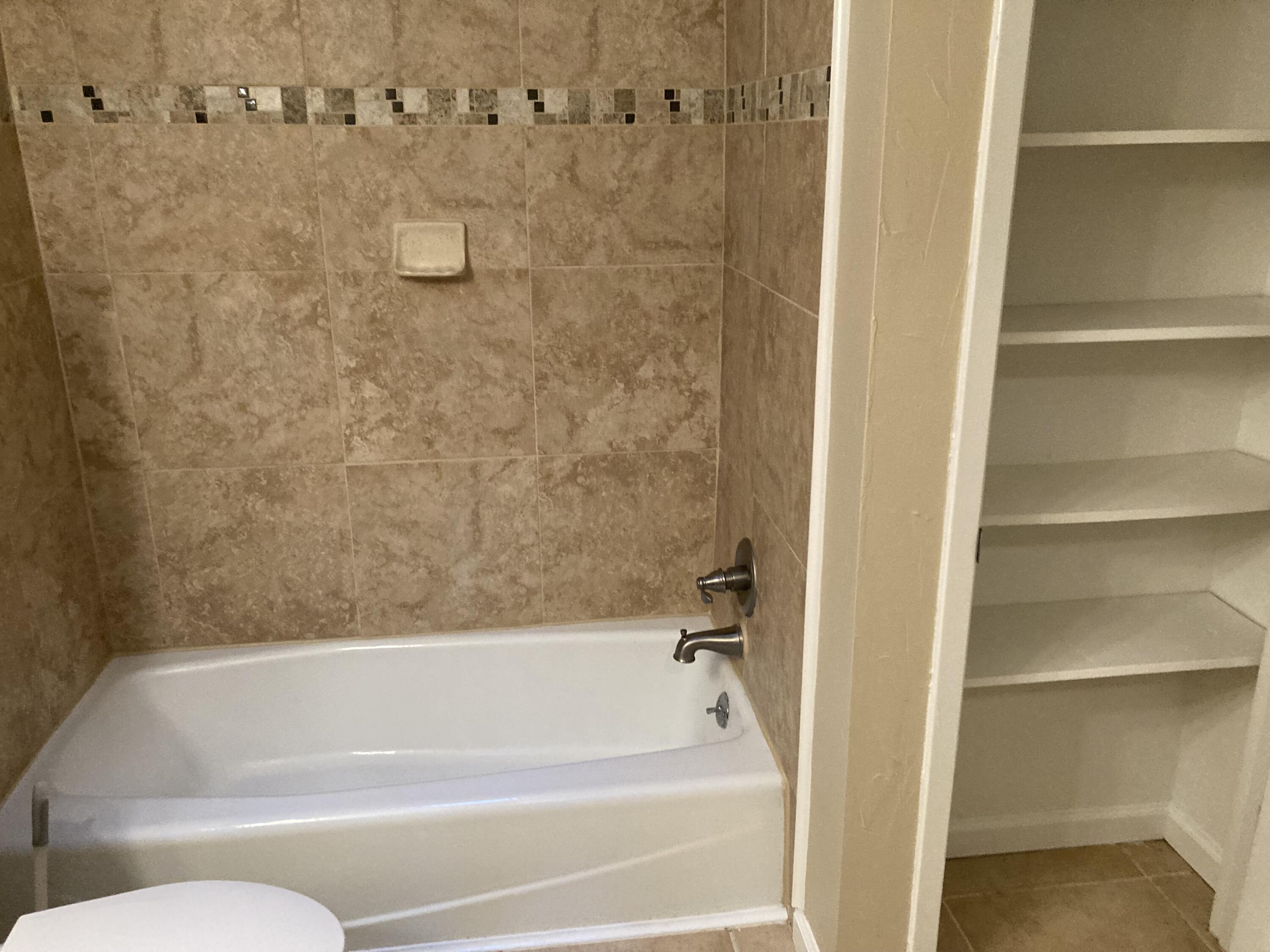 MONTAGE MANOR - Residential