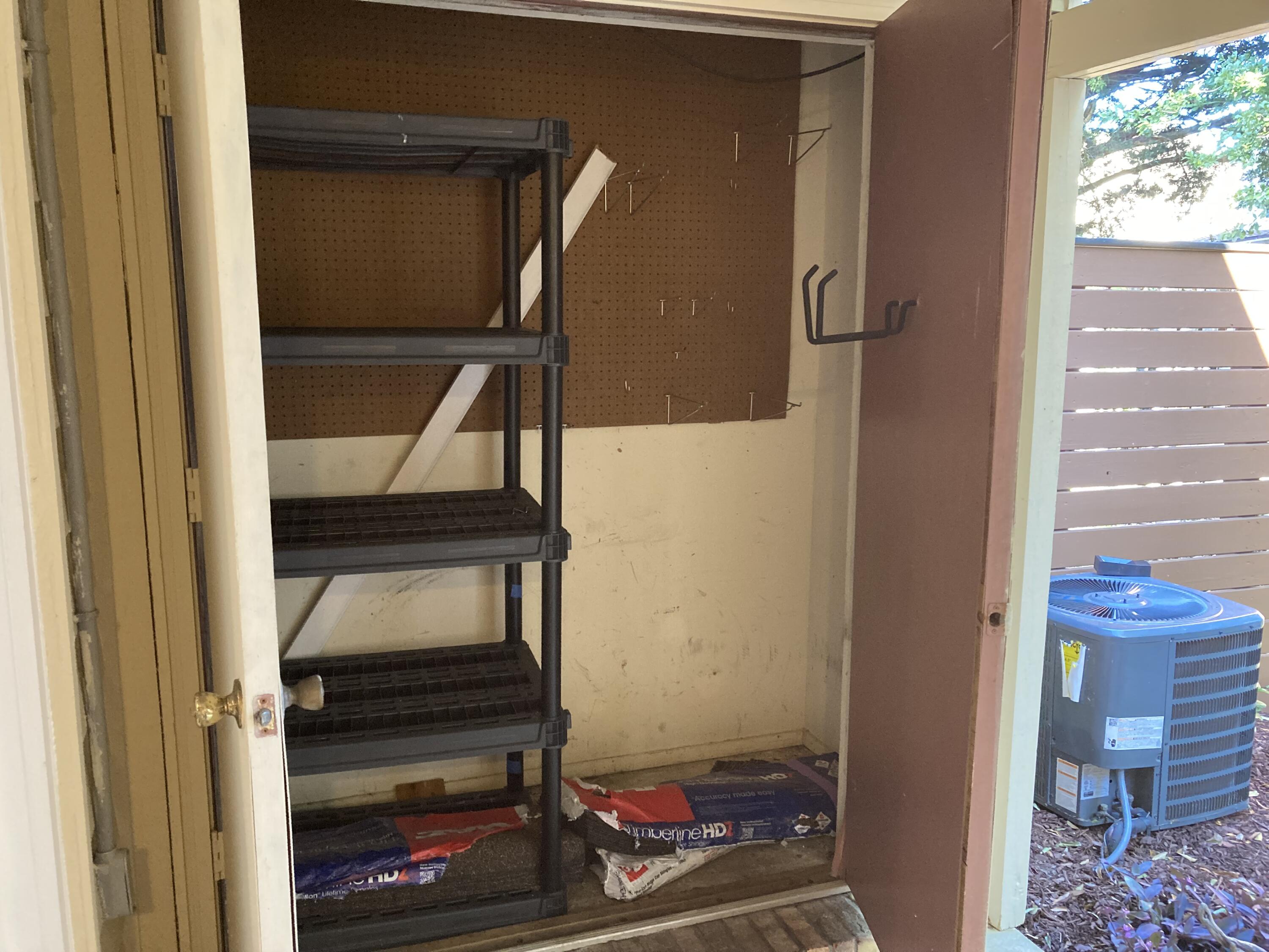 MONTAGE MANOR - Residential