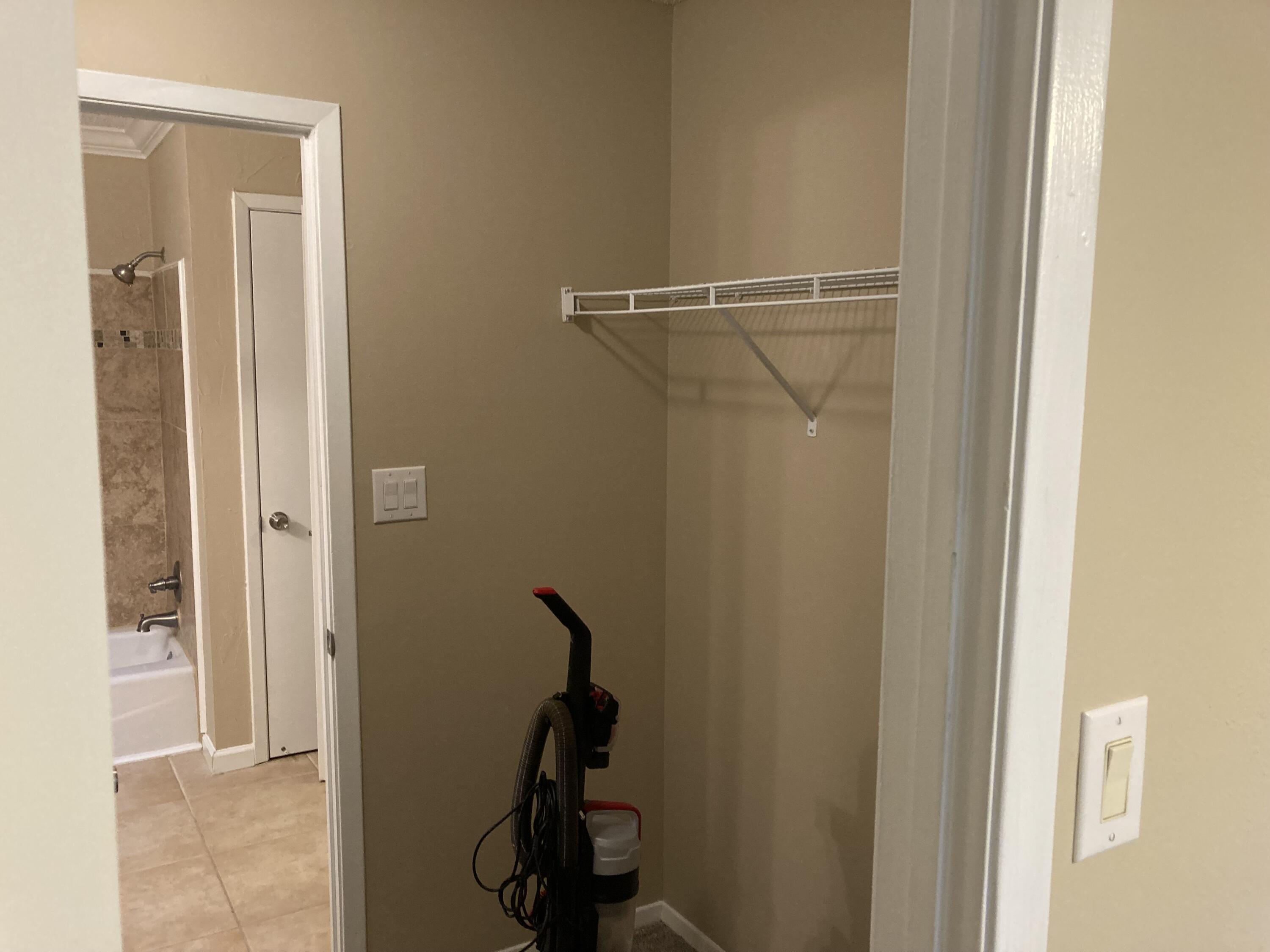 MONTAGE MANOR - Residential