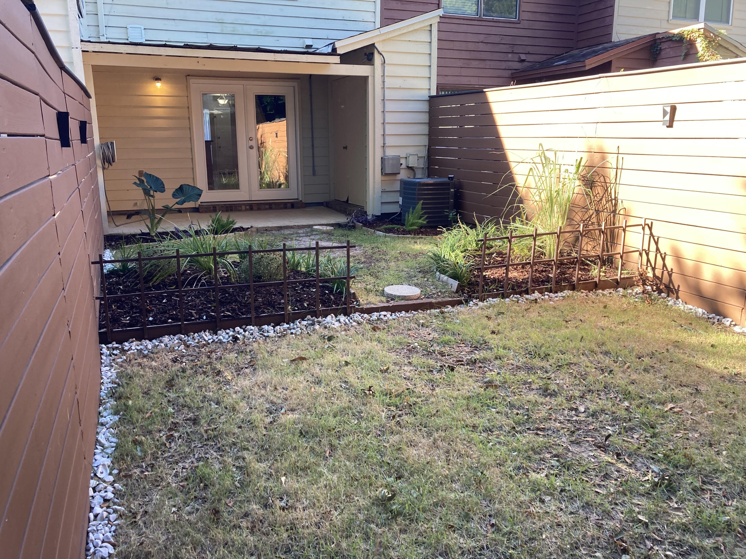 MONTAGE MANOR - Residential