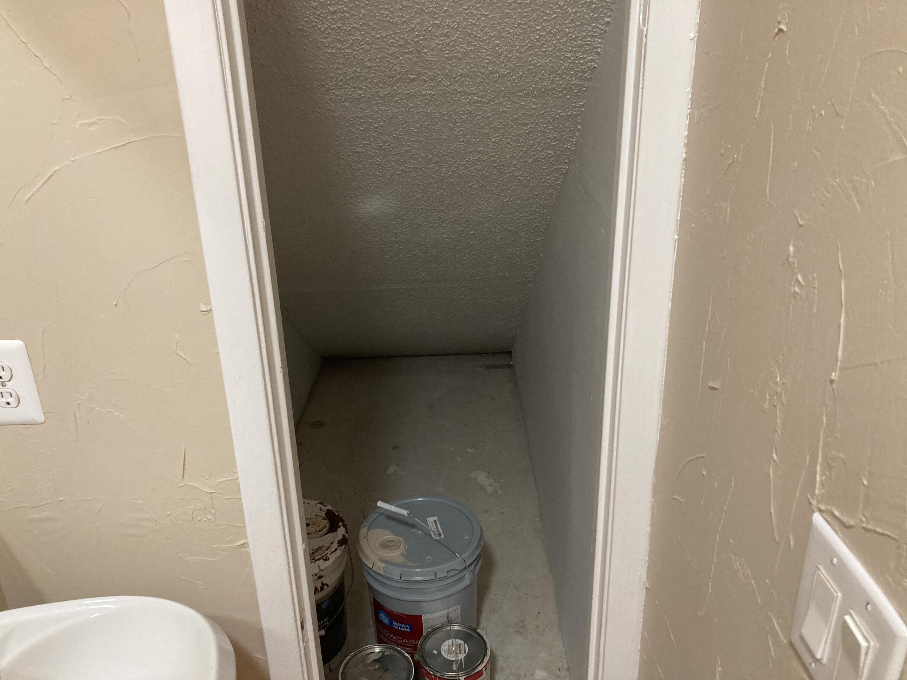 MONTAGE MANOR - Residential