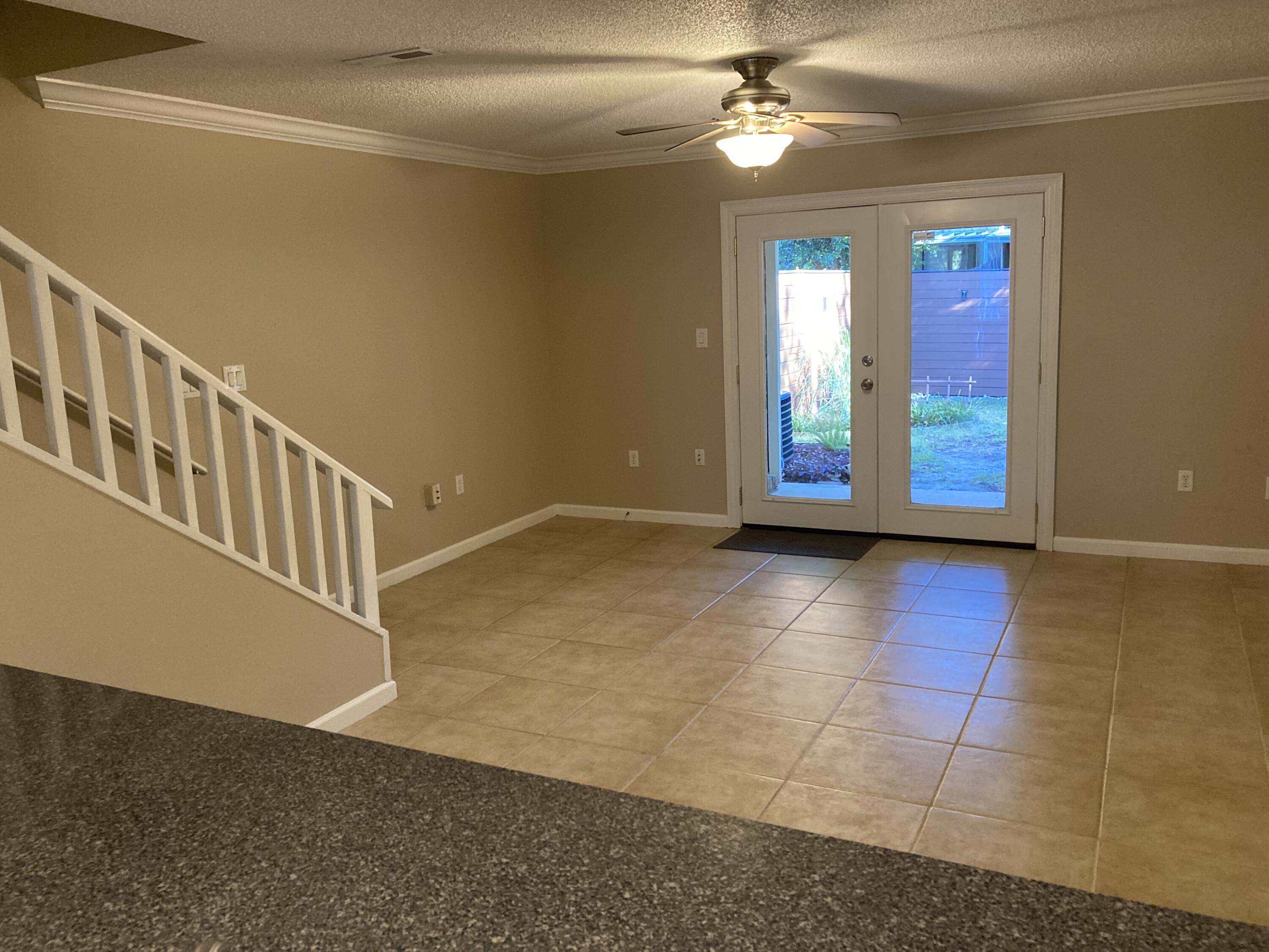 MONTAGE MANOR - Residential