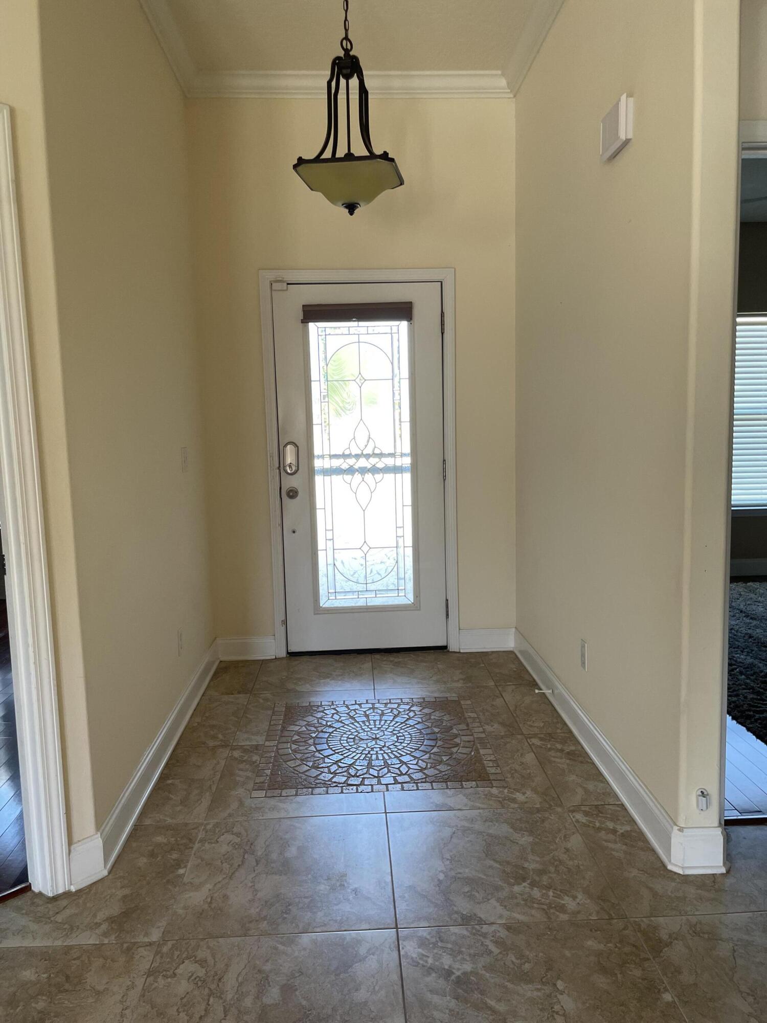 CRESCENT SHORES - Residential Lease