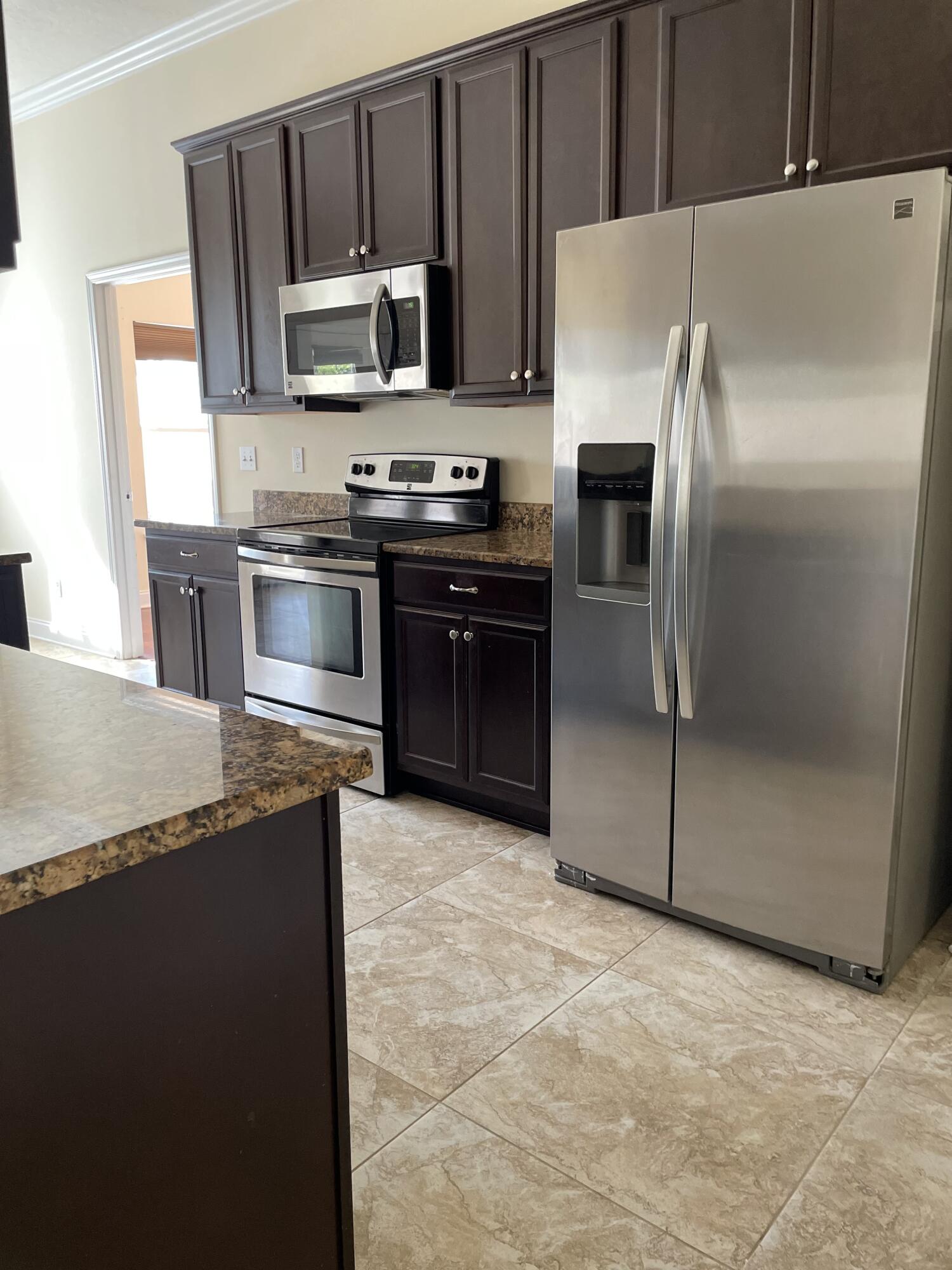 CRESCENT SHORES - Residential Lease