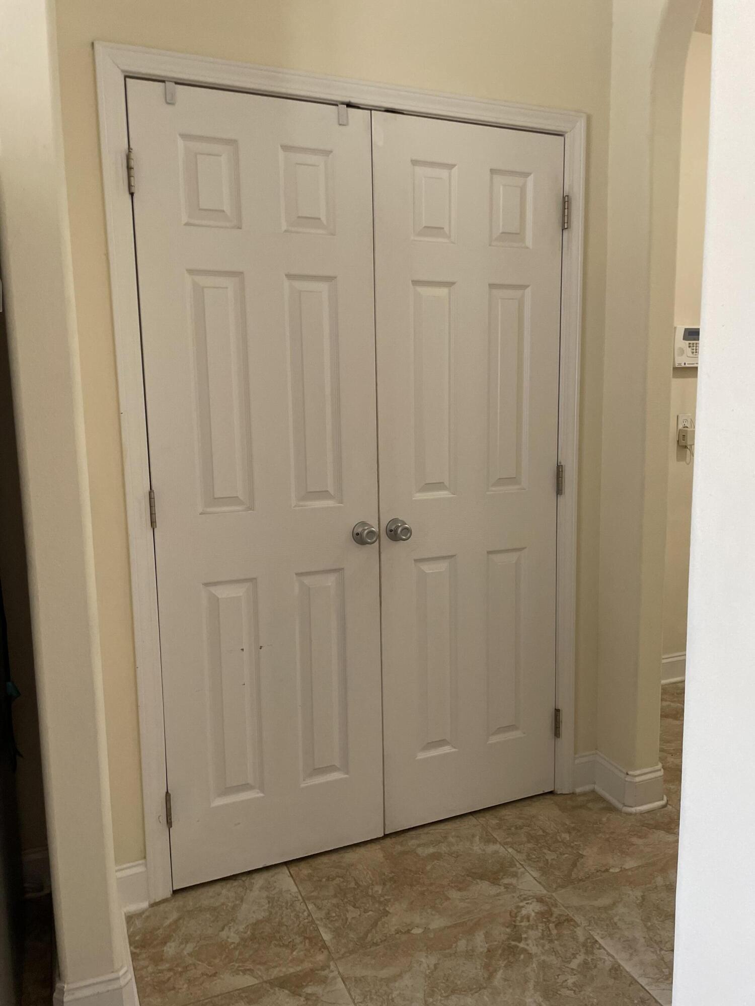 CRESCENT SHORES - Residential Lease