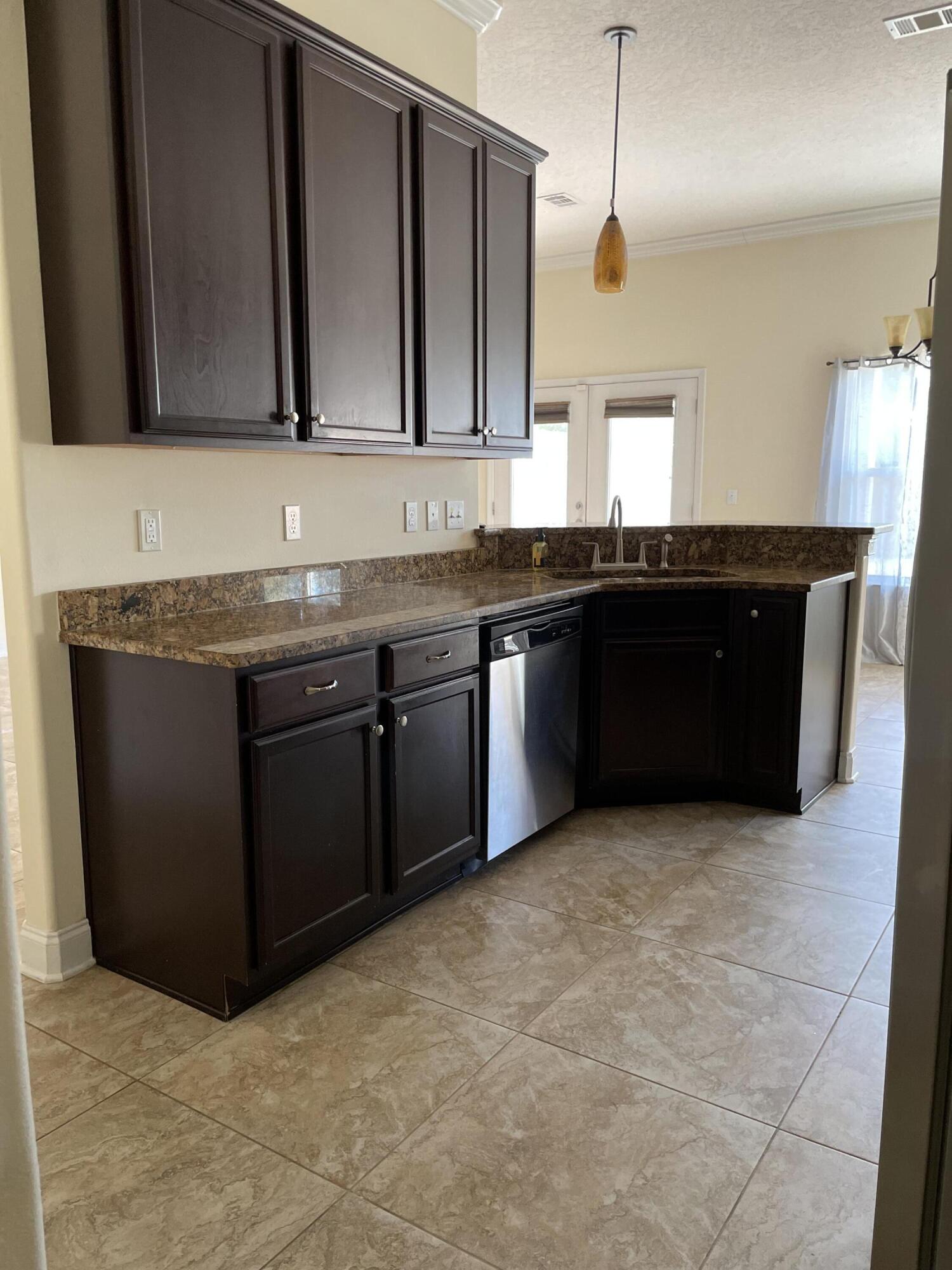 CRESCENT SHORES - Residential Lease