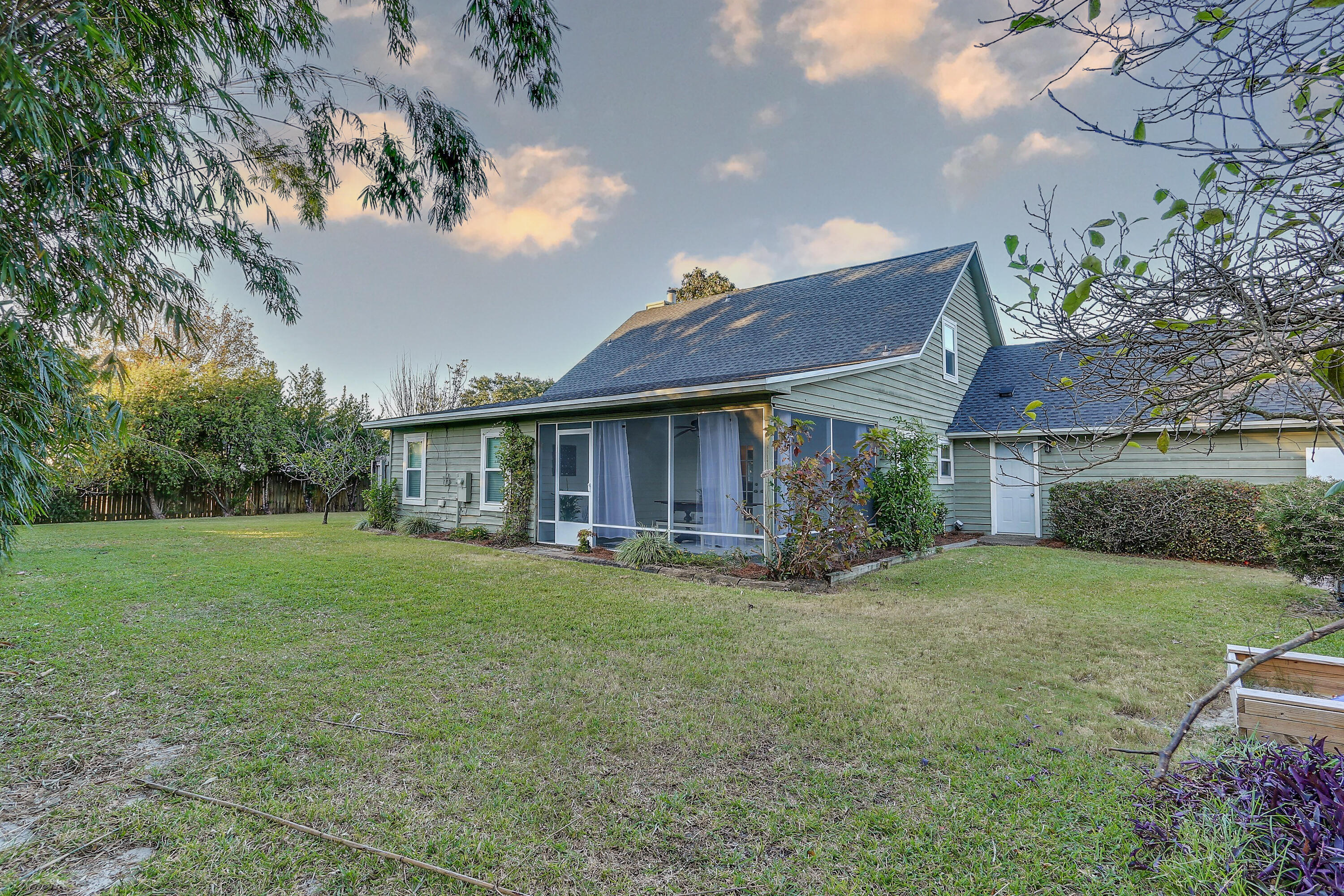 TIGER POINT VILLAGE 1 - 3 - Residential