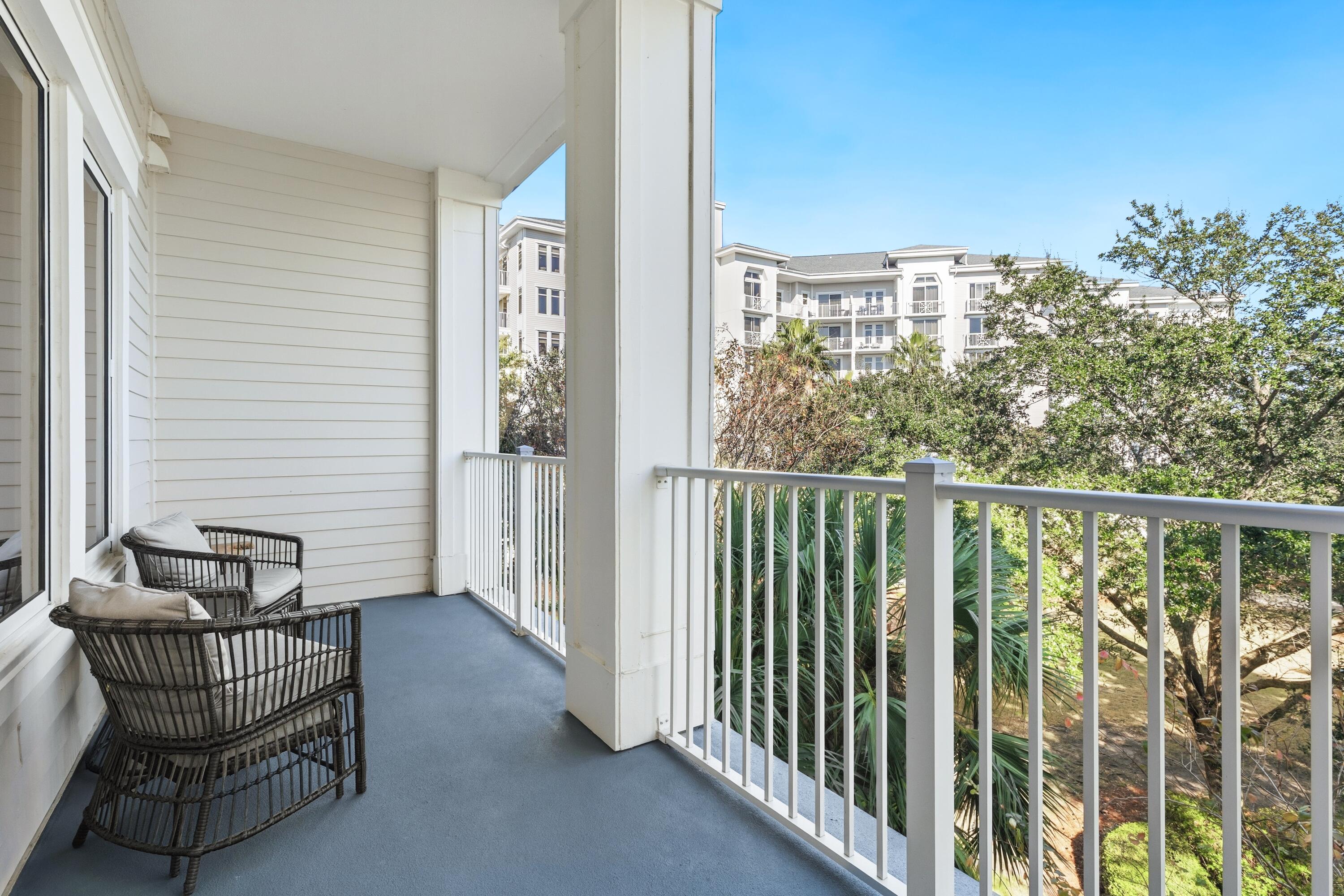 BAHIA CONDO - Residential