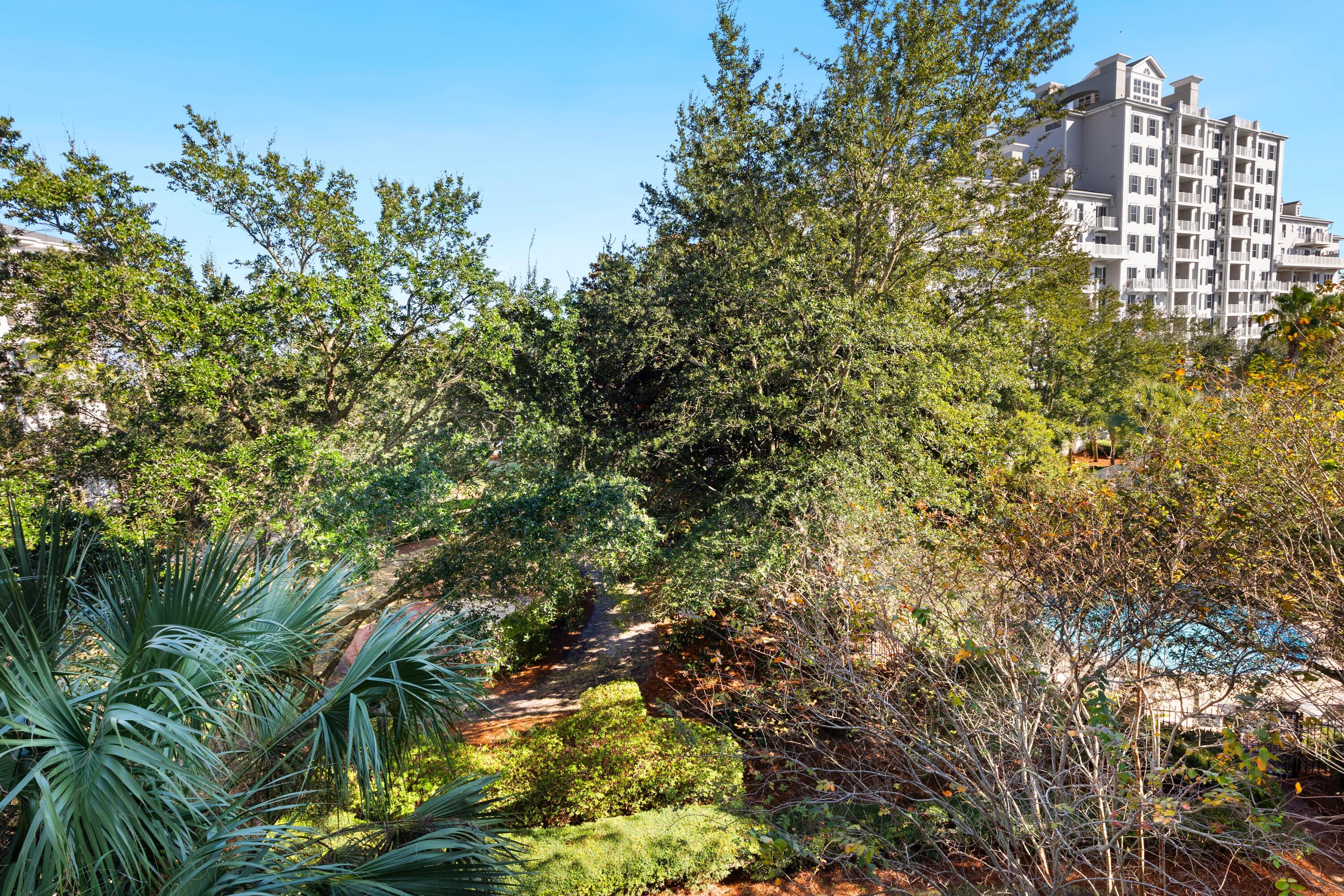 BAHIA CONDO - Residential