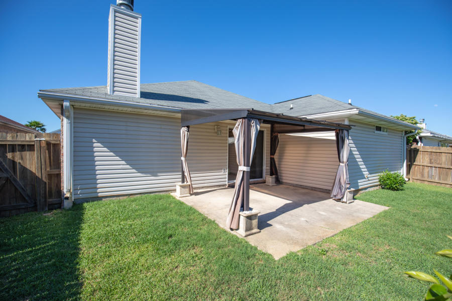 EMERALD VILLAGE S/D - Residential Lease